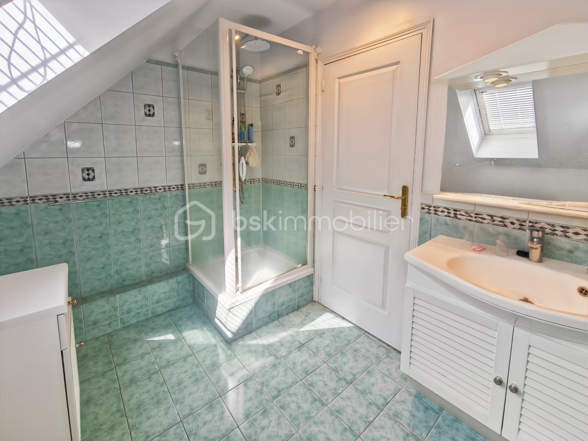 Maison de 144 m² - ZKQMKm69TNhkEb5VeWHycHgsyTa1T5EBb7qJKpql.jpg