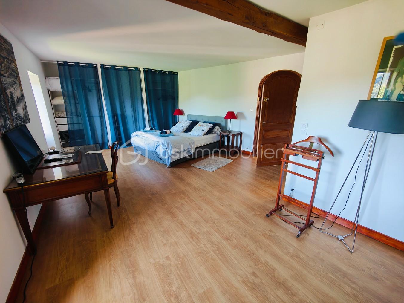 Maison en pierre de 181 m² - 30.jpg