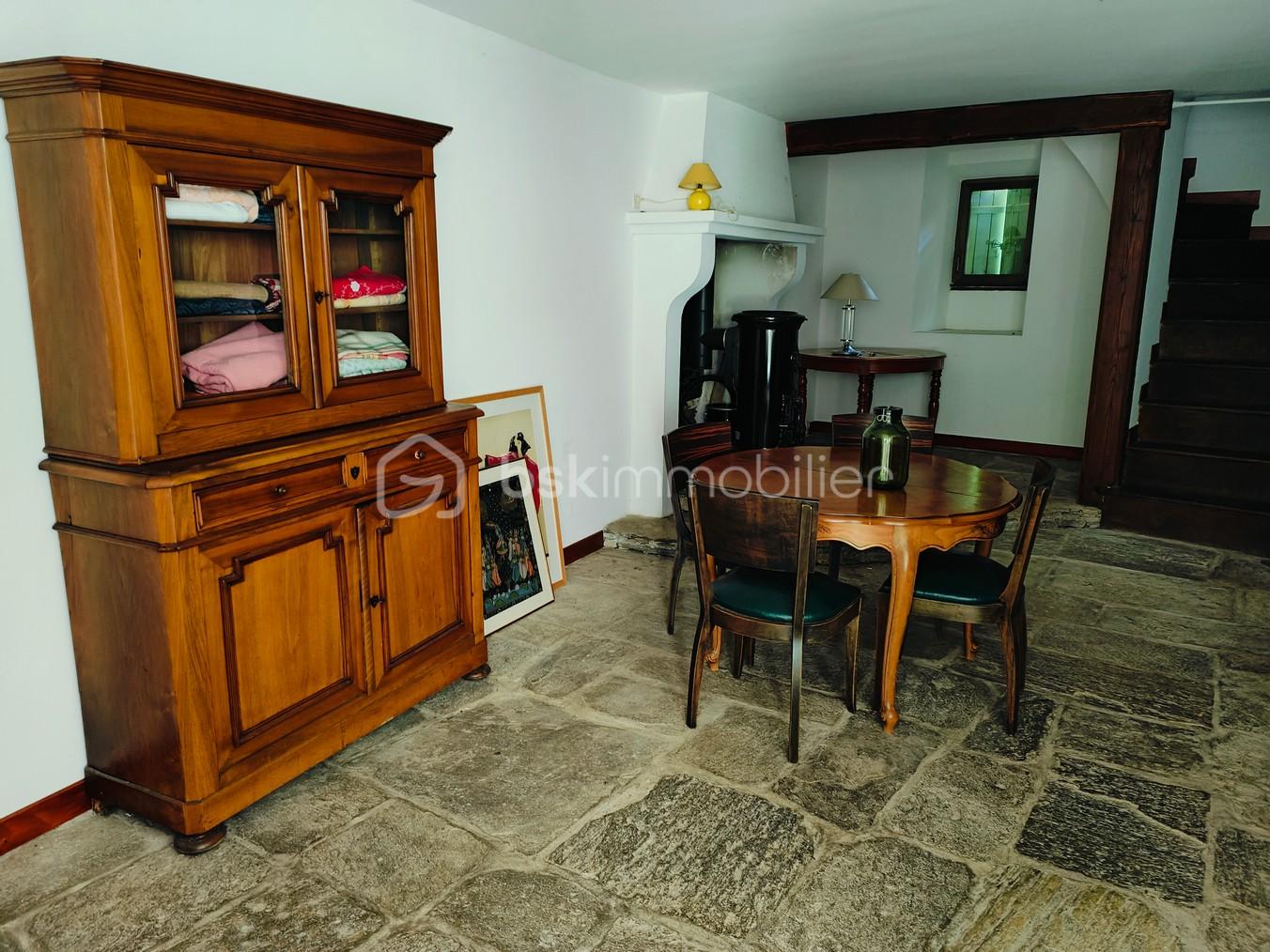 Maison en pierre de 181 m² - 40 Bureau R+1.jpg