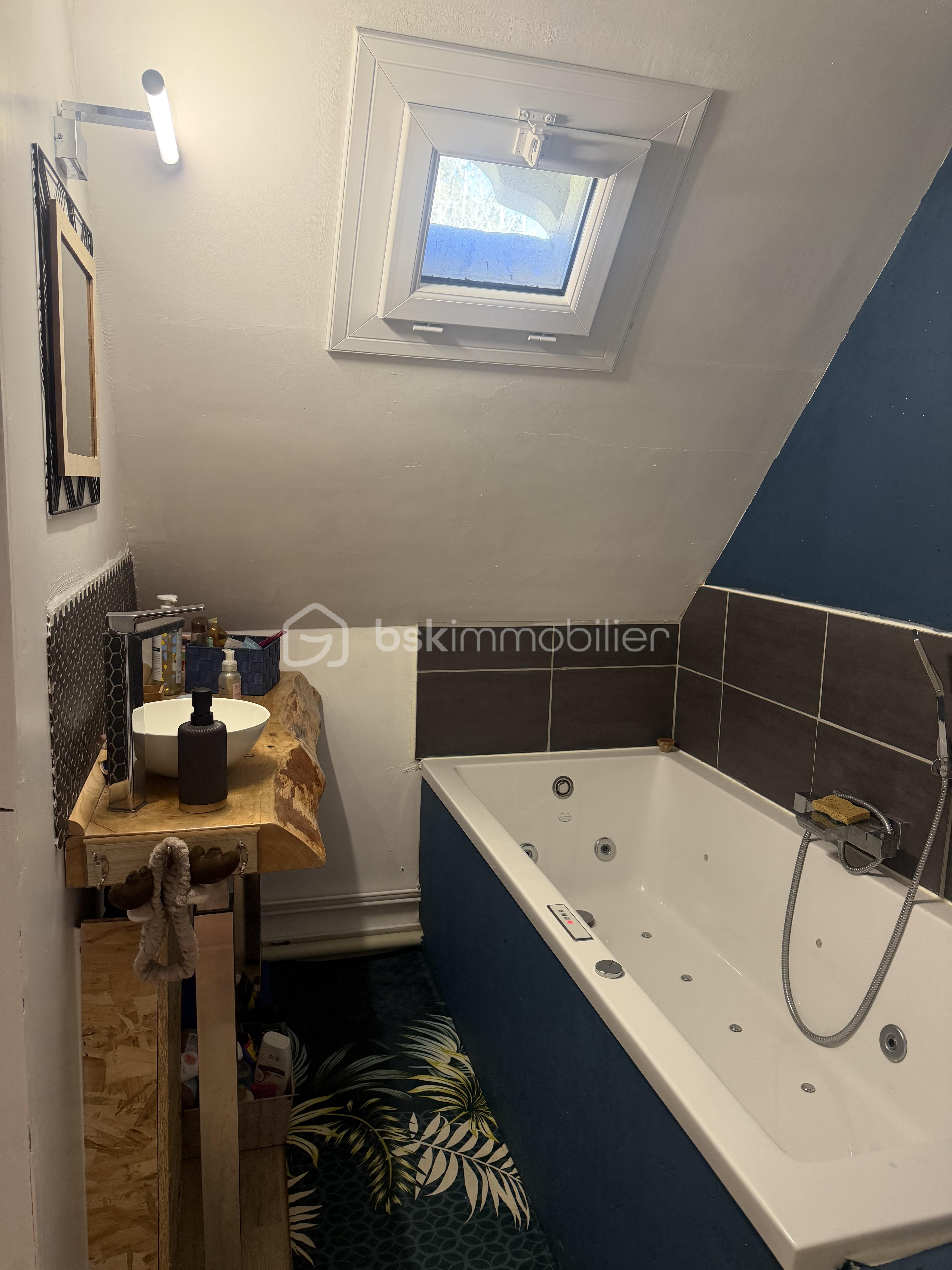 SALLE DE BAIN ETAGE.jpeg