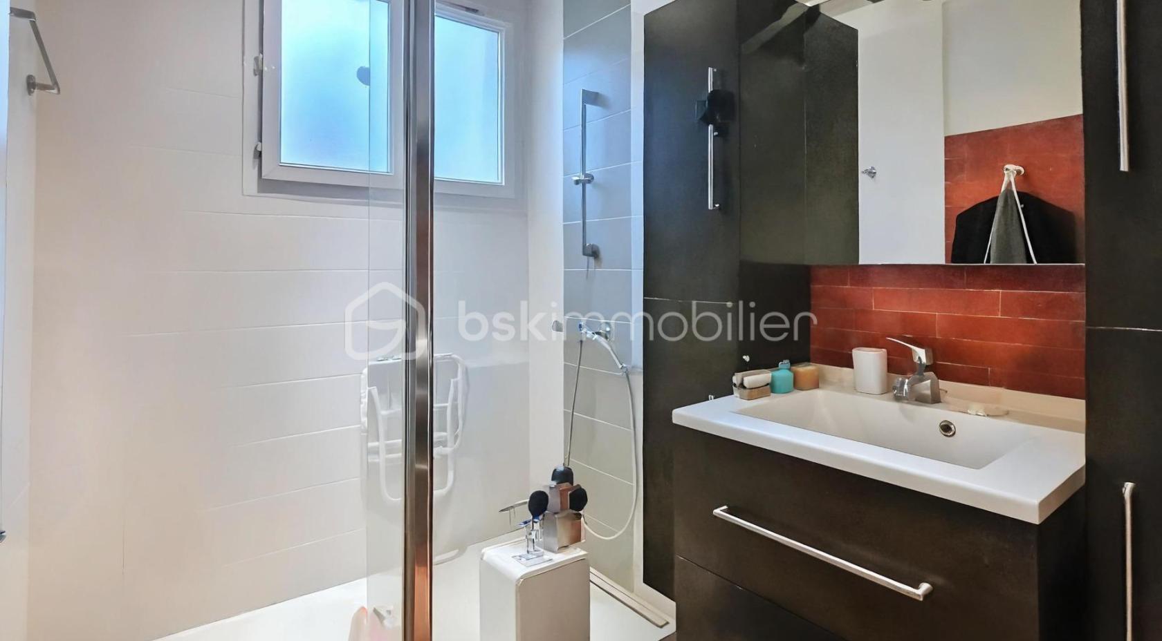 Maison de 210 m² - 9f6a8a71c897194-1.jpg