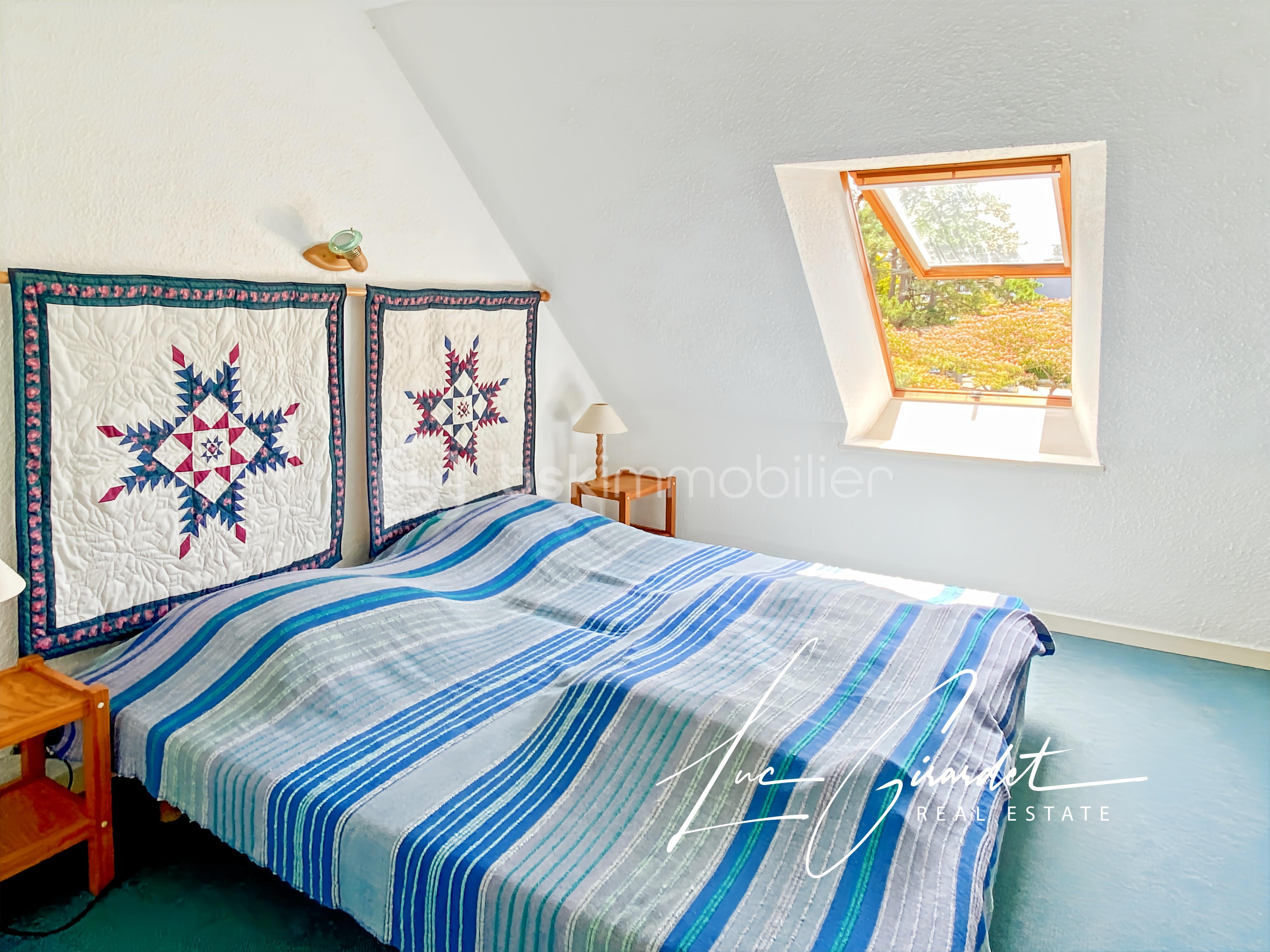 Duplex de 43 m² - chambre étage.jpg