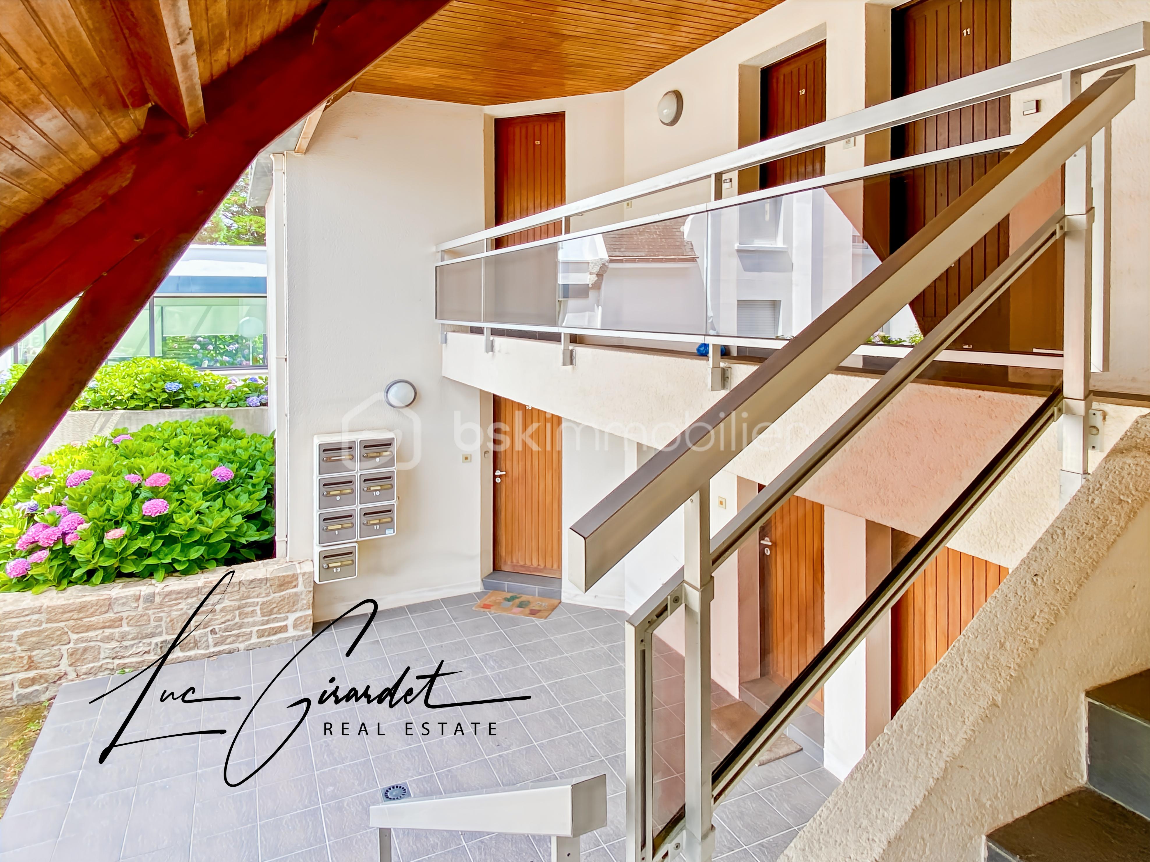 Duplex de 43 m² - ACCES ESCALIER.jpg