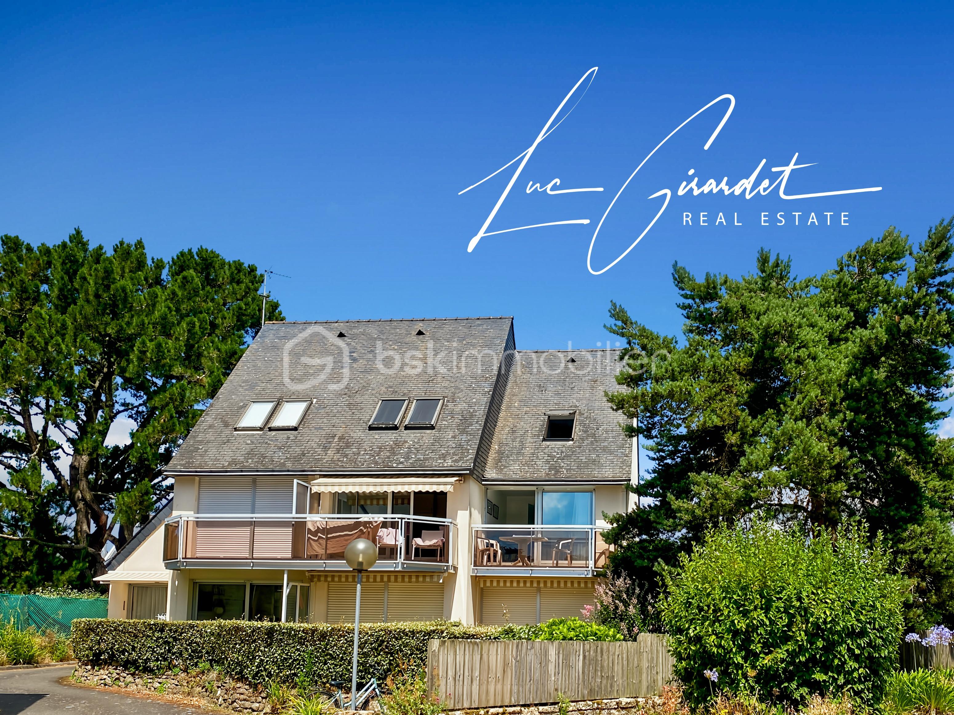 Duplex de 43 m² - façade loin.jpg