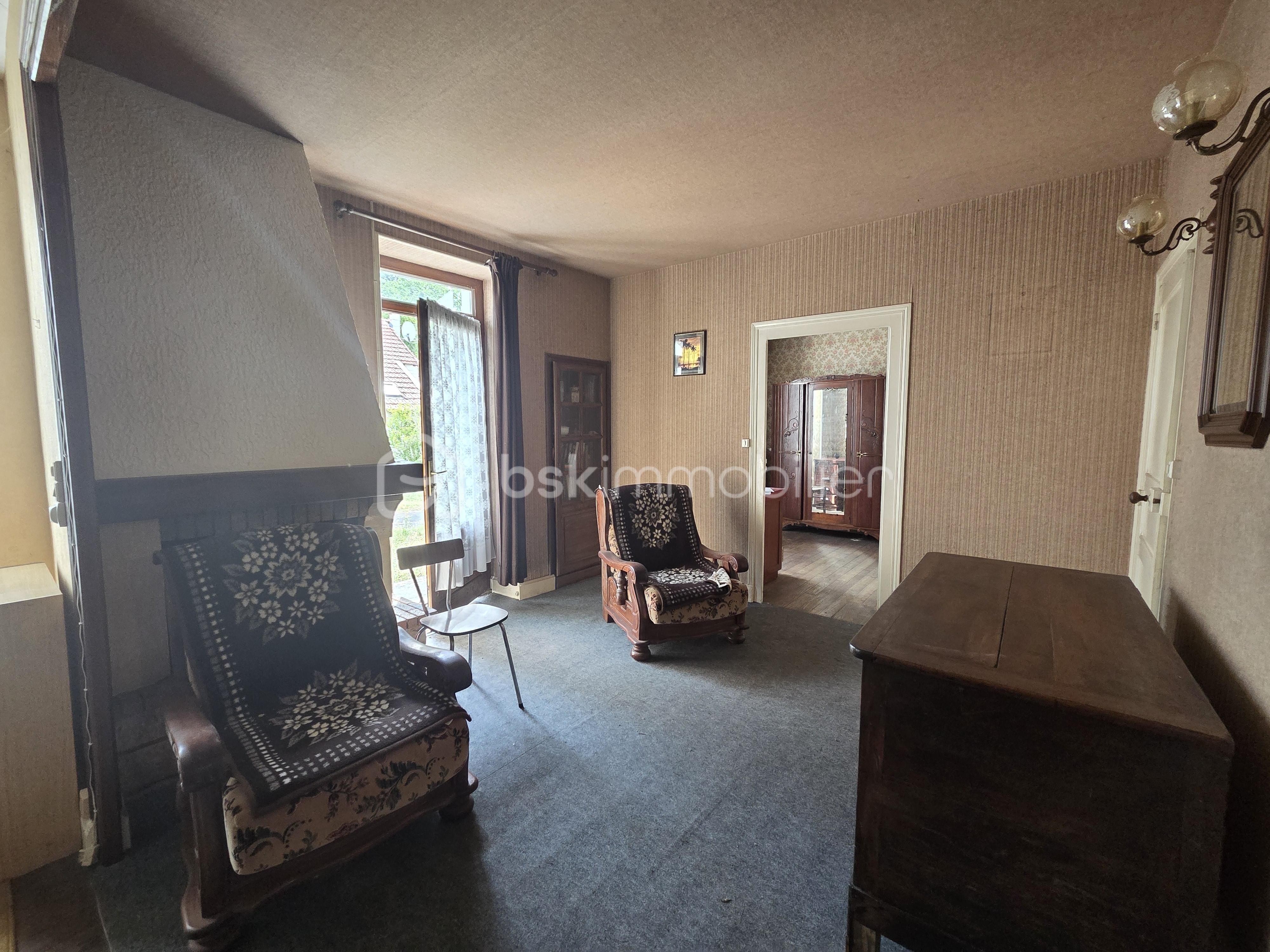 Maison ancienne de 107 m² - salon 3.jpg