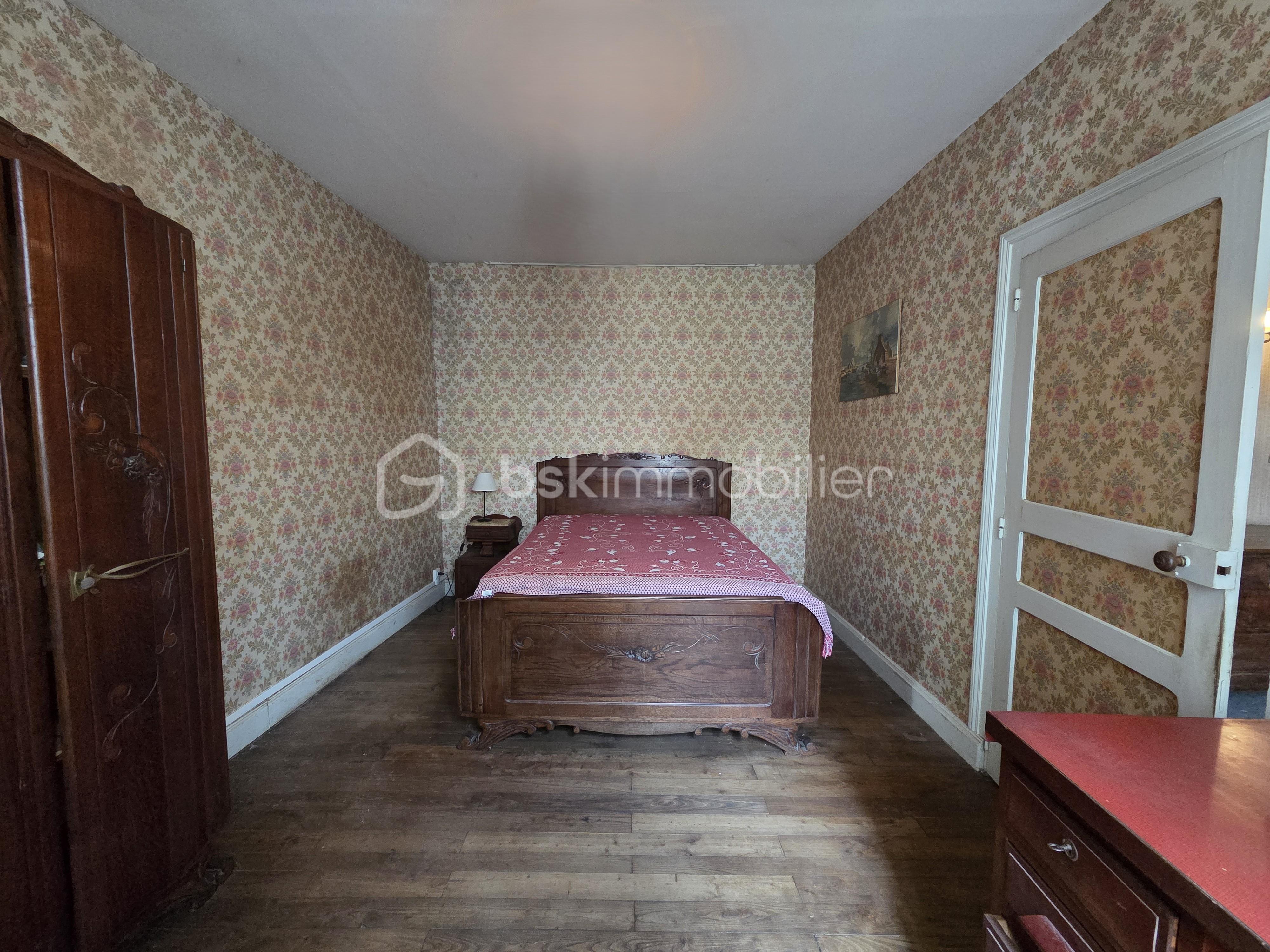 Maison ancienne de 107 m² - chambre.jpg