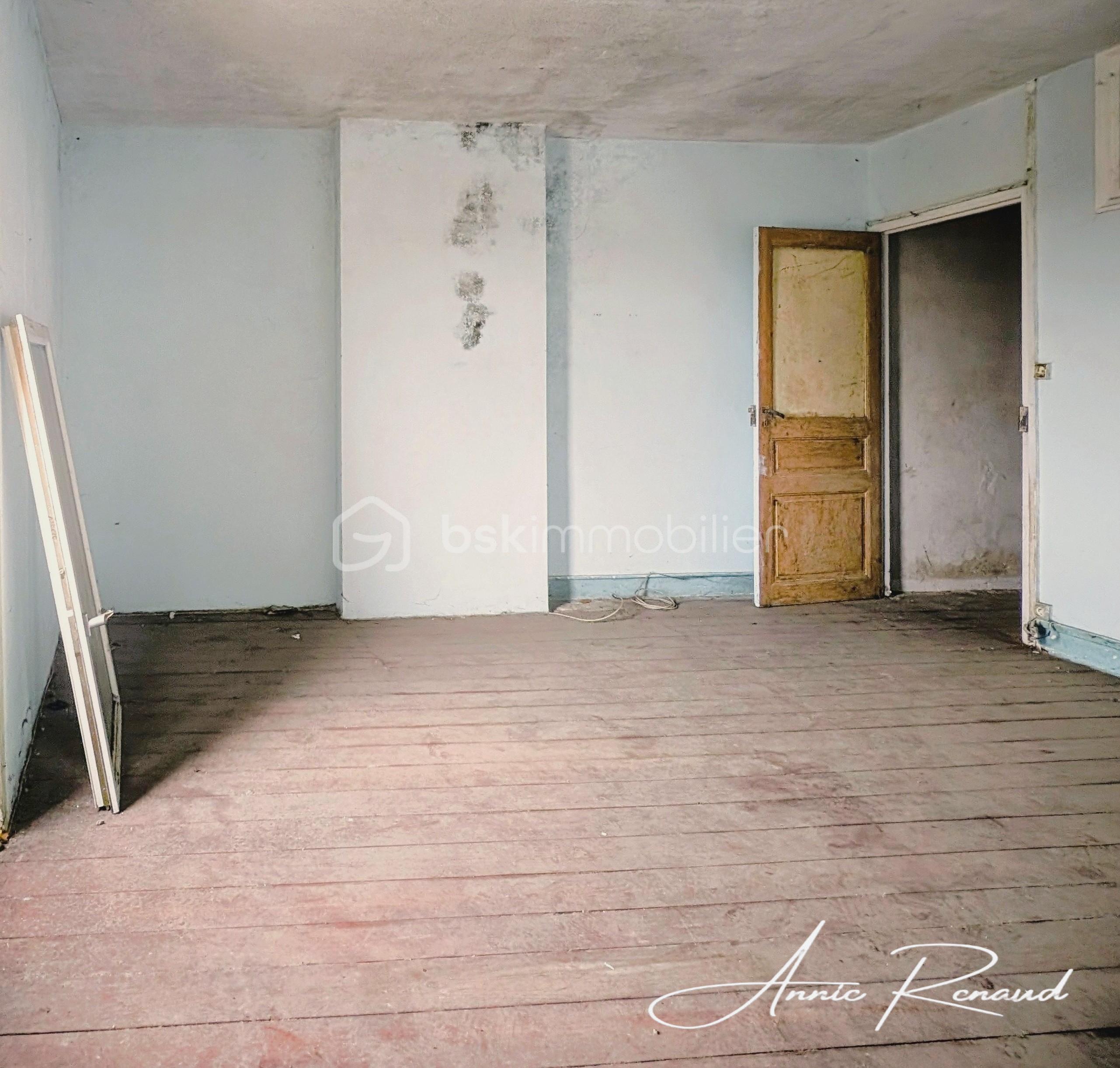 Maison de 240 m² - 13_ETAGE2 Chambre.jpg