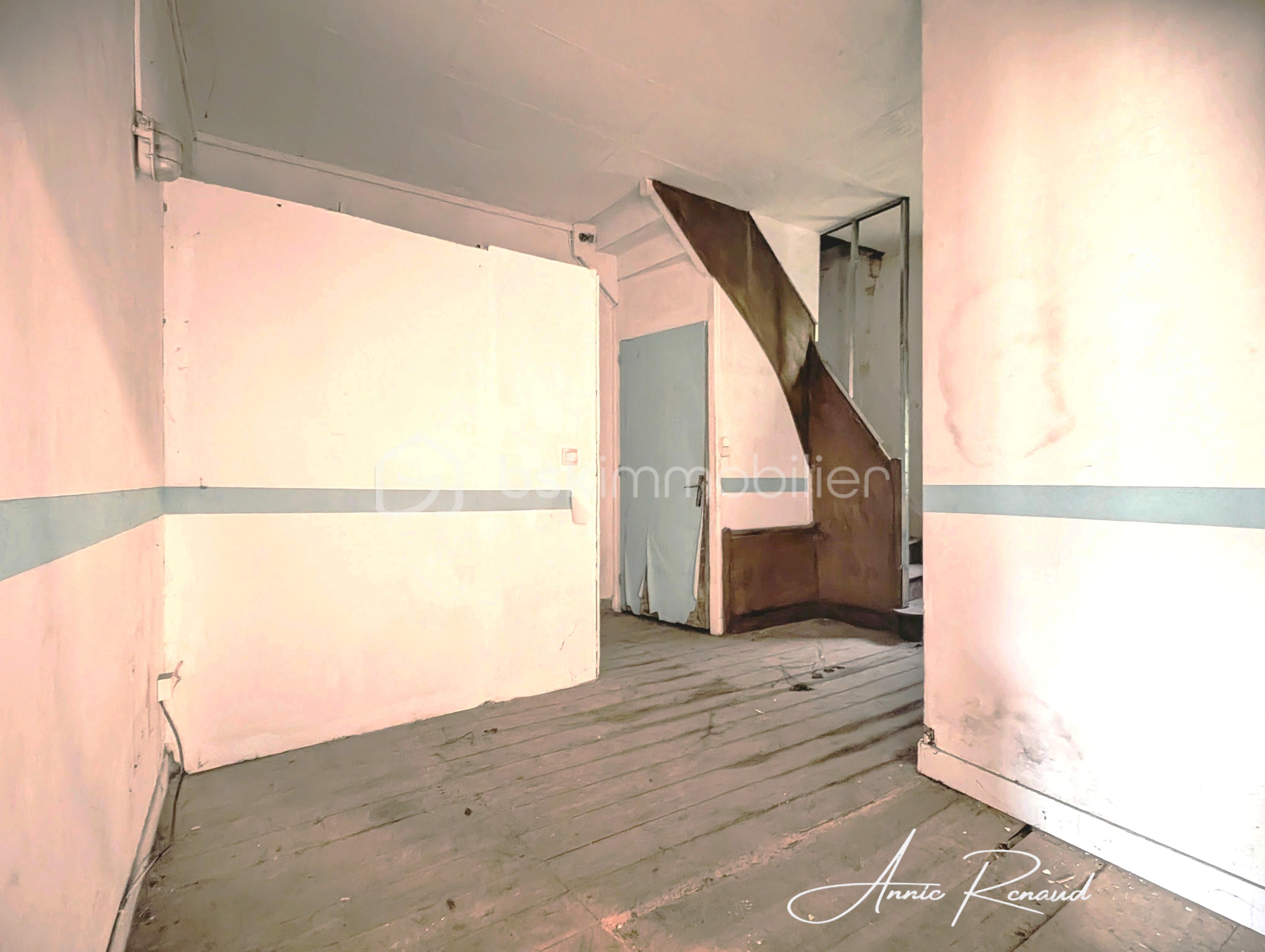 Maison de 240 m² - 7_ETAGE1_dégagement.jpg