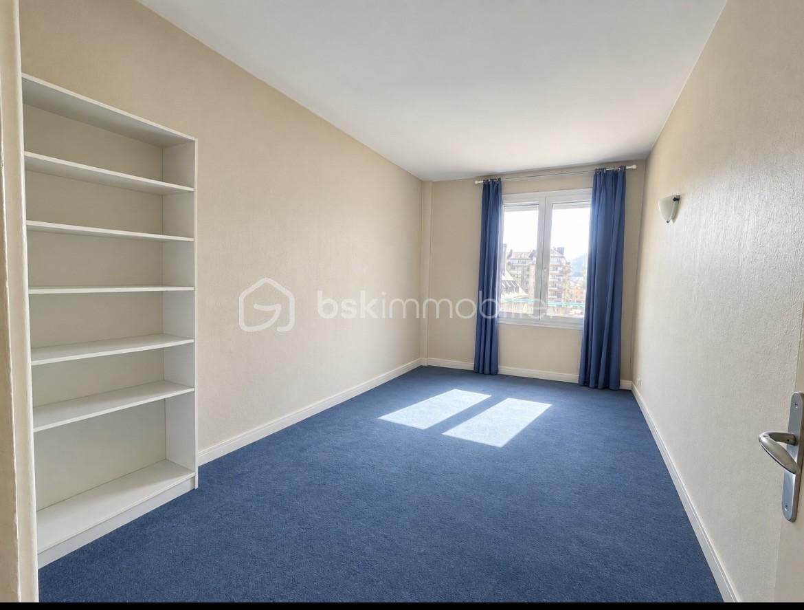 CHAMBRE BLEUE.jpg