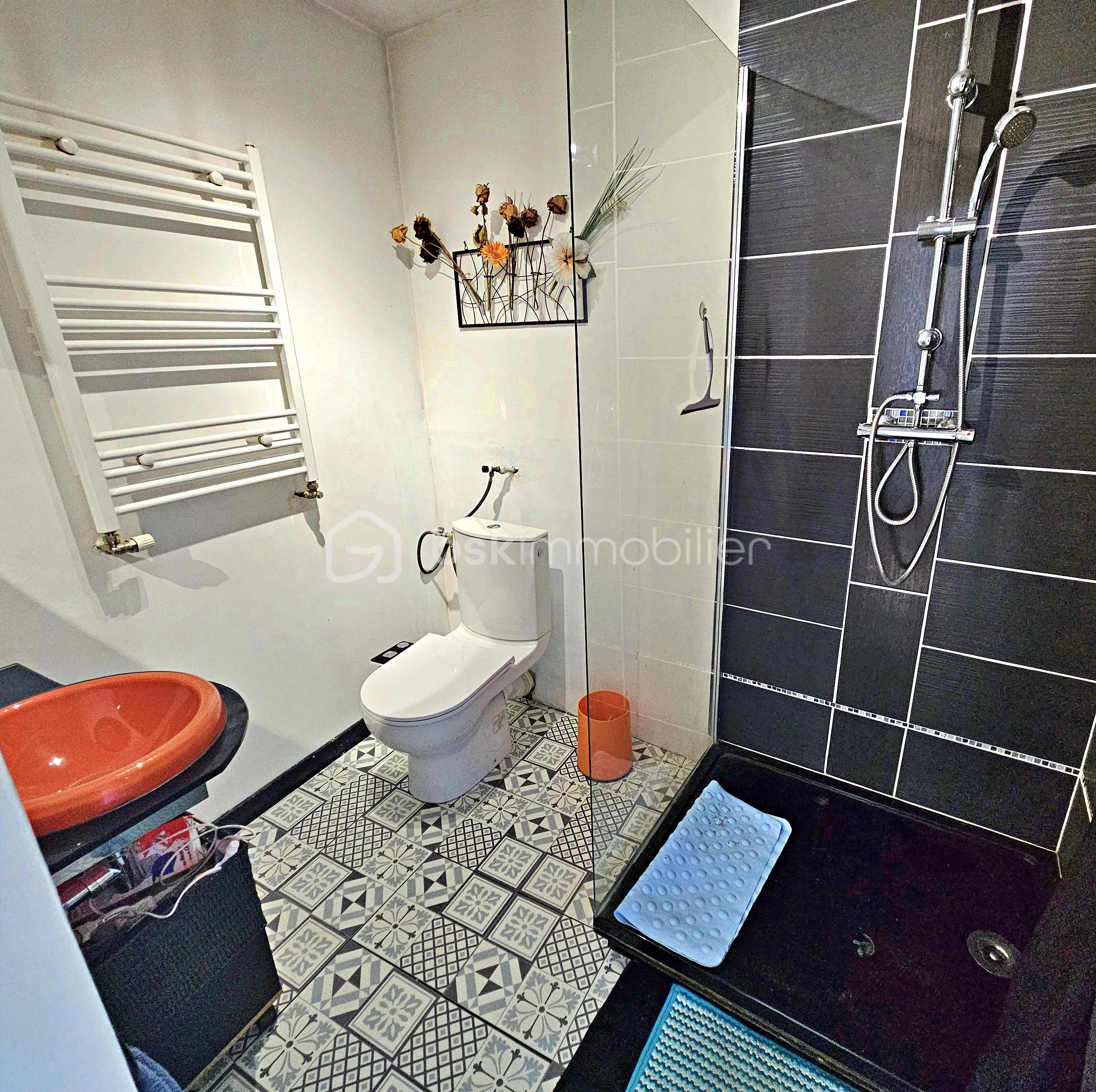 Maison de village de 148 m² - Salle d'eau suite.jpg