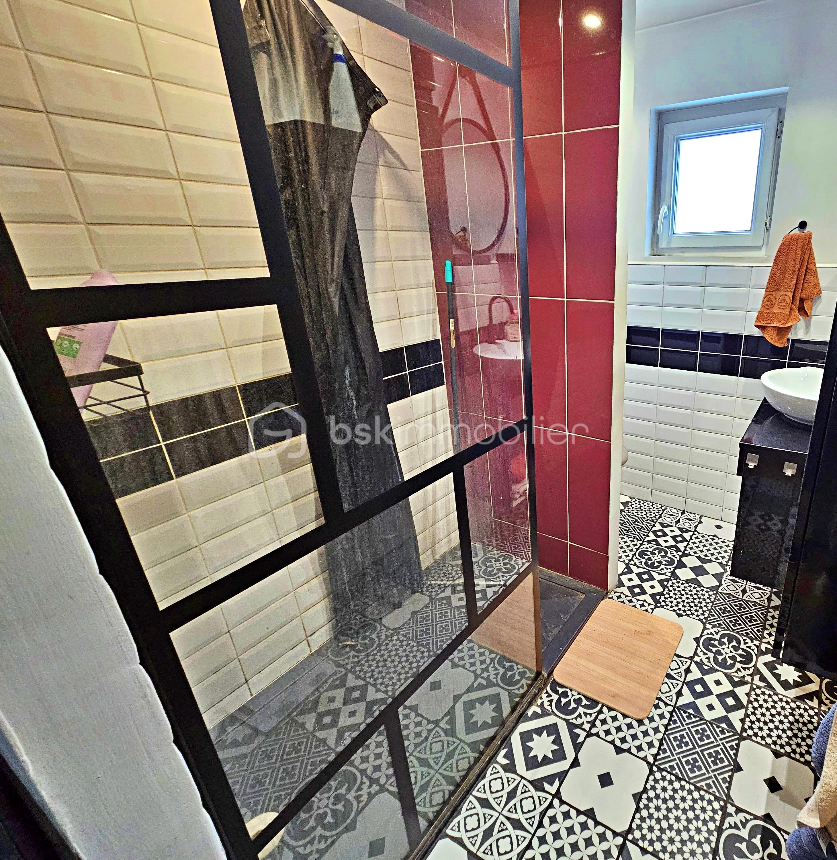 Maison de village de 148 m² - Salle d'eau.jpg