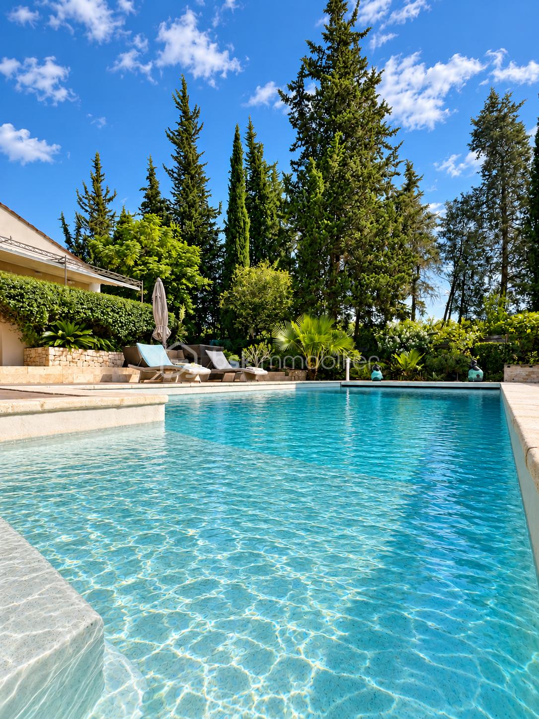 MouginsP12Mougins.png