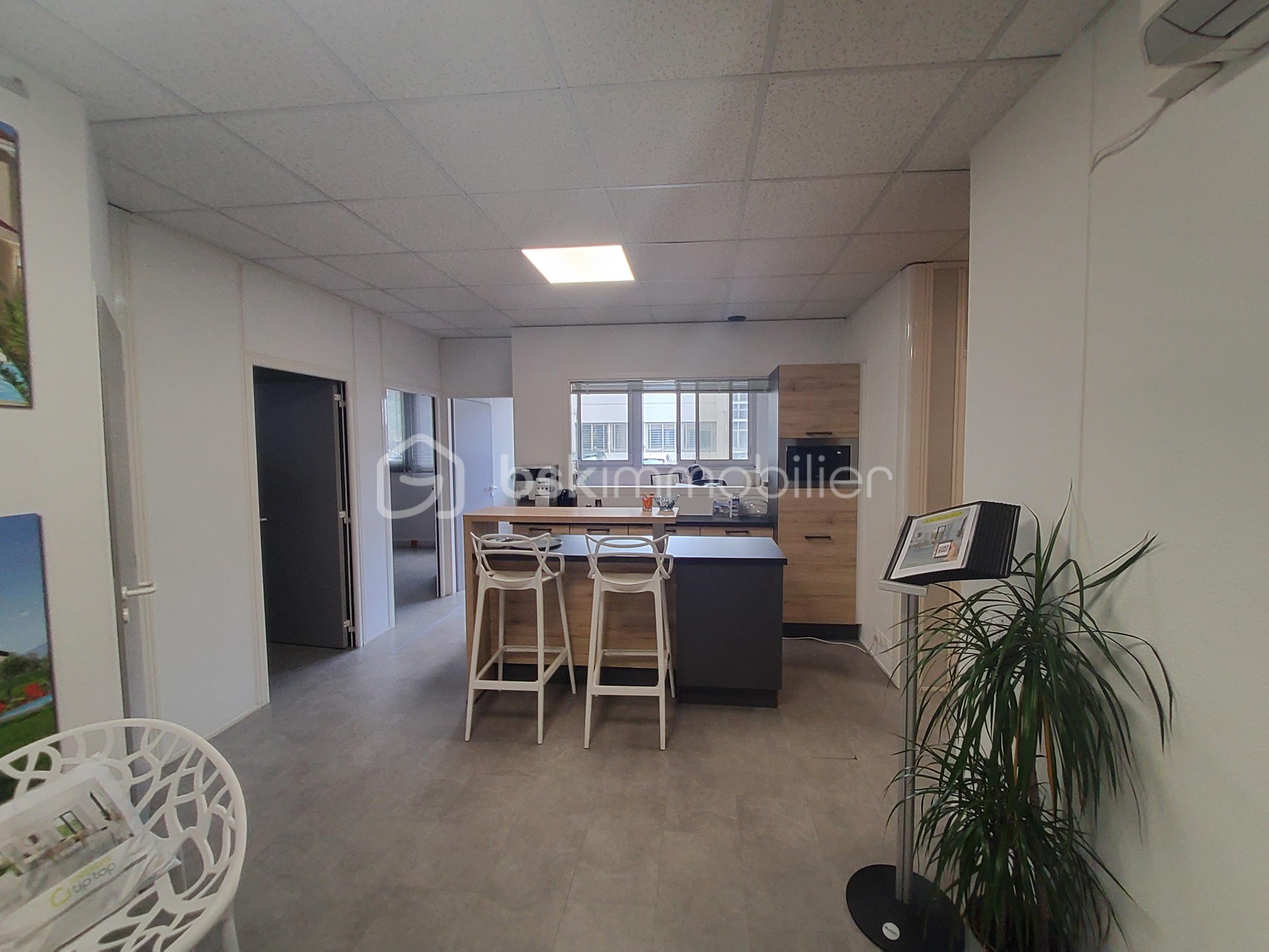 Bureau de 223 m² - 20250909_135729.jpg