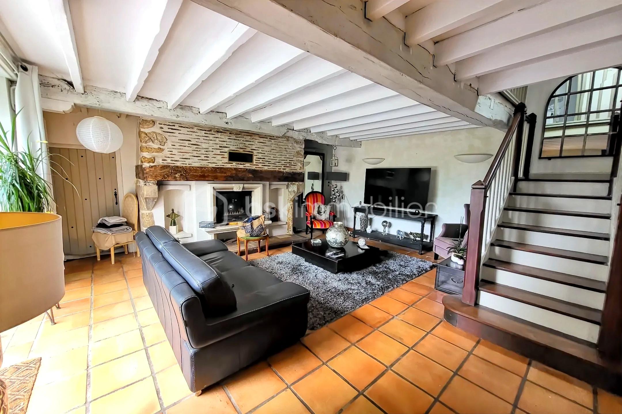 Maison traditionnelle de 153 m² - hoqi-29ecefaf054244eab4679929419e872d.jpg