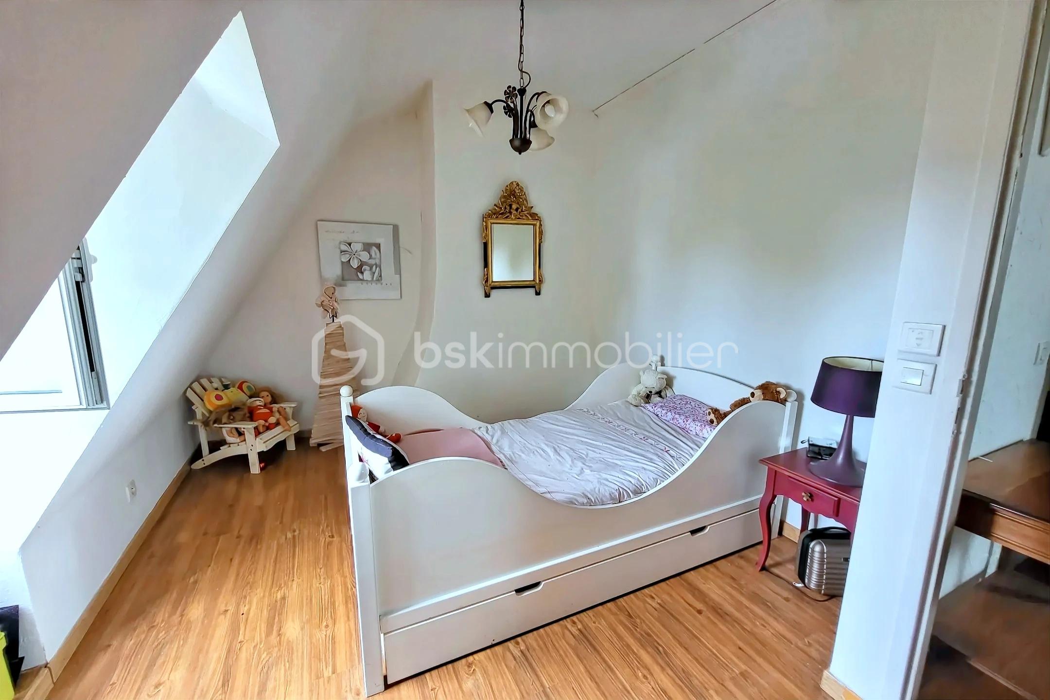 Maison traditionnelle de 153 m² - hoqi-ff67b5d40f3d4af093f8825a5ed4a7eb.jpg