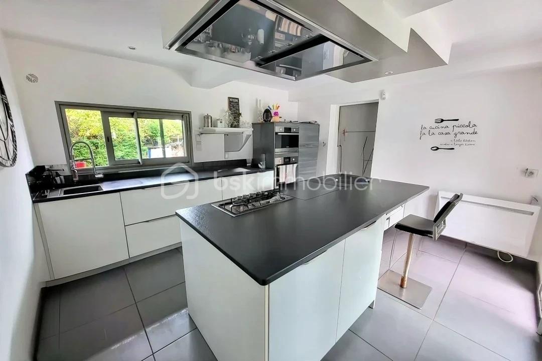 Maison traditionnelle de 153 m² - hoqi-61100be49d644dfc9be7730ad2ee5fb9.jpg