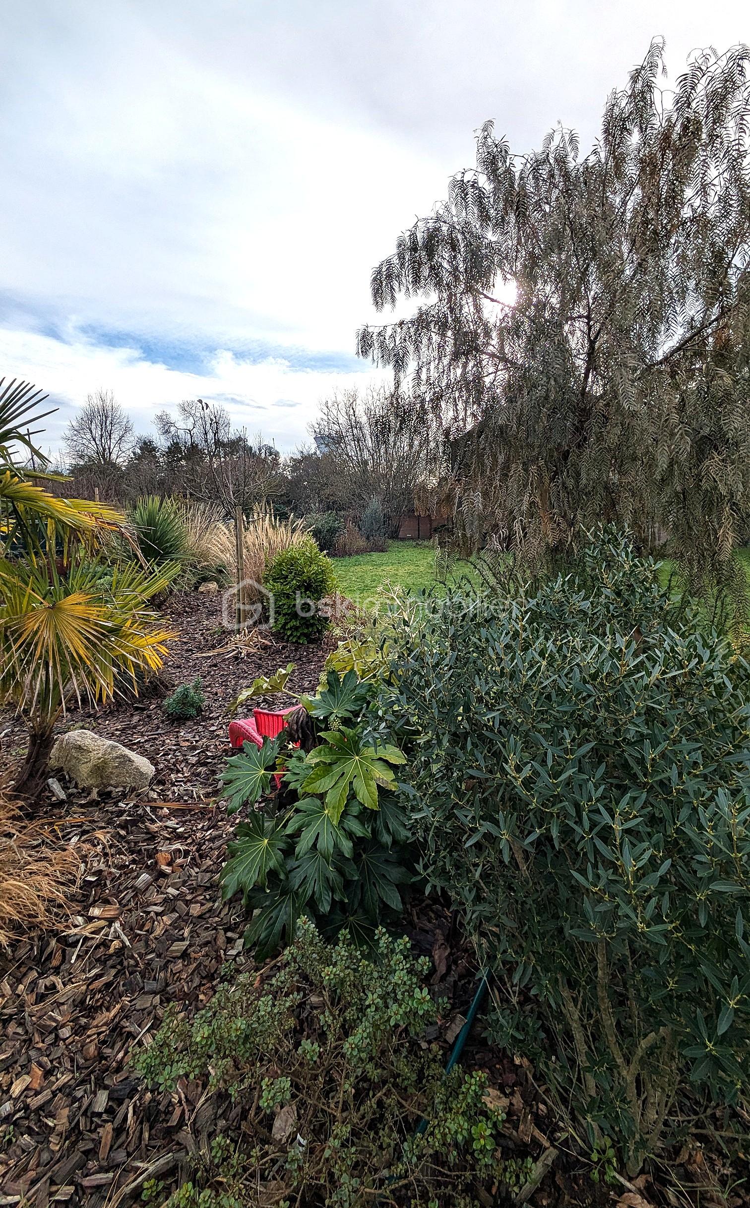 Maison de 163 m² - photo jardin.jpg