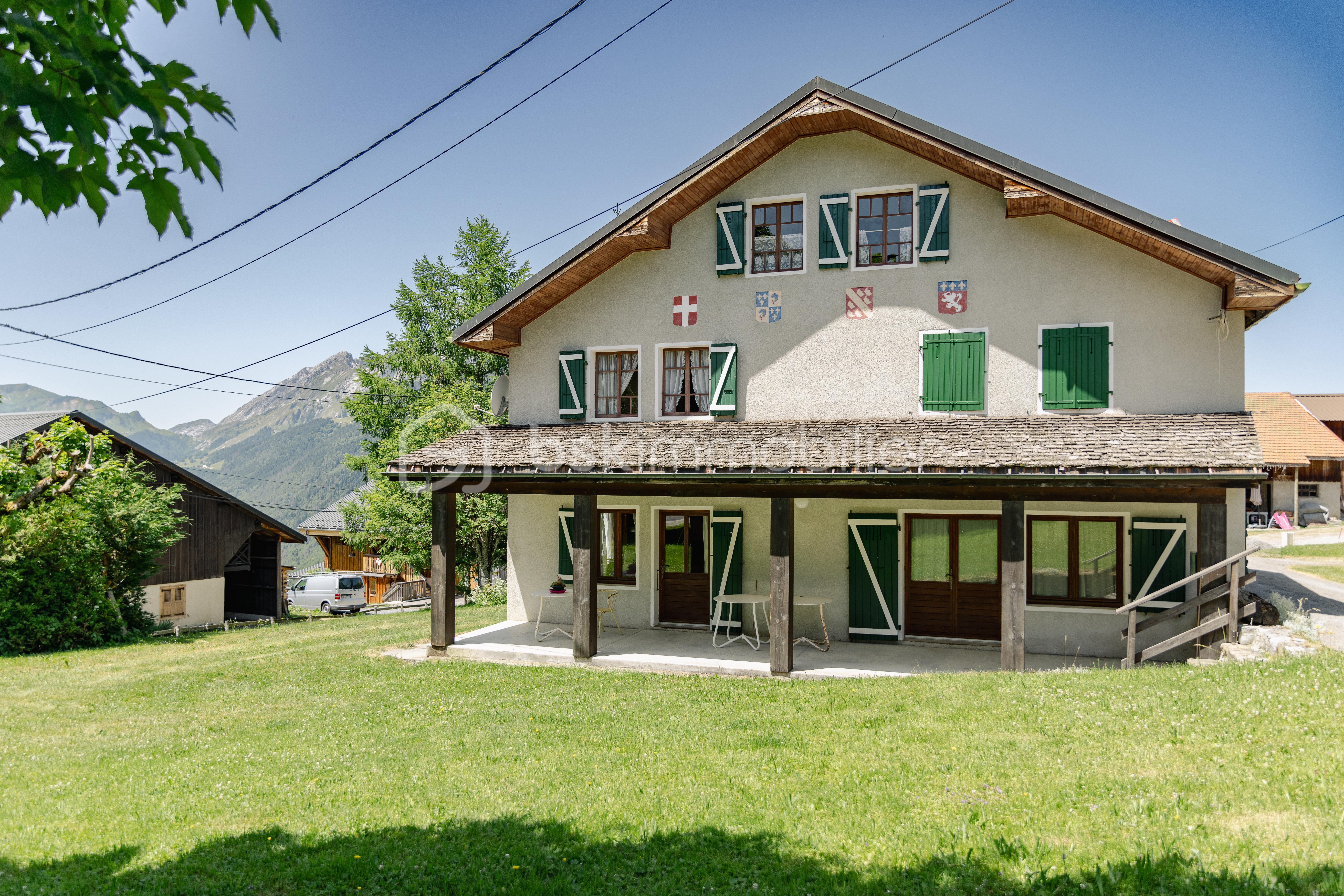 Maison traditionnelle de 265 m²