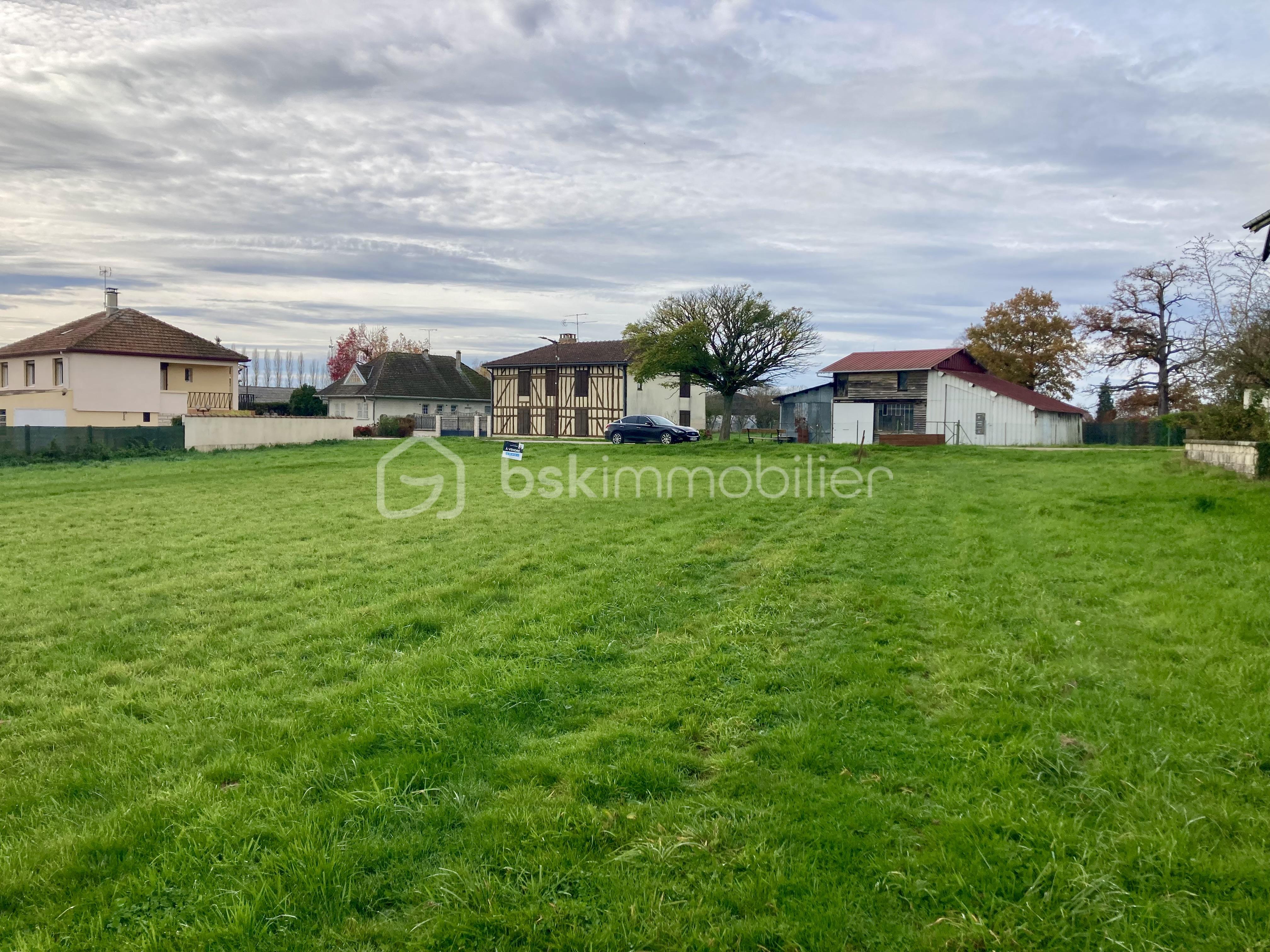 Terrain de 1 183 m²