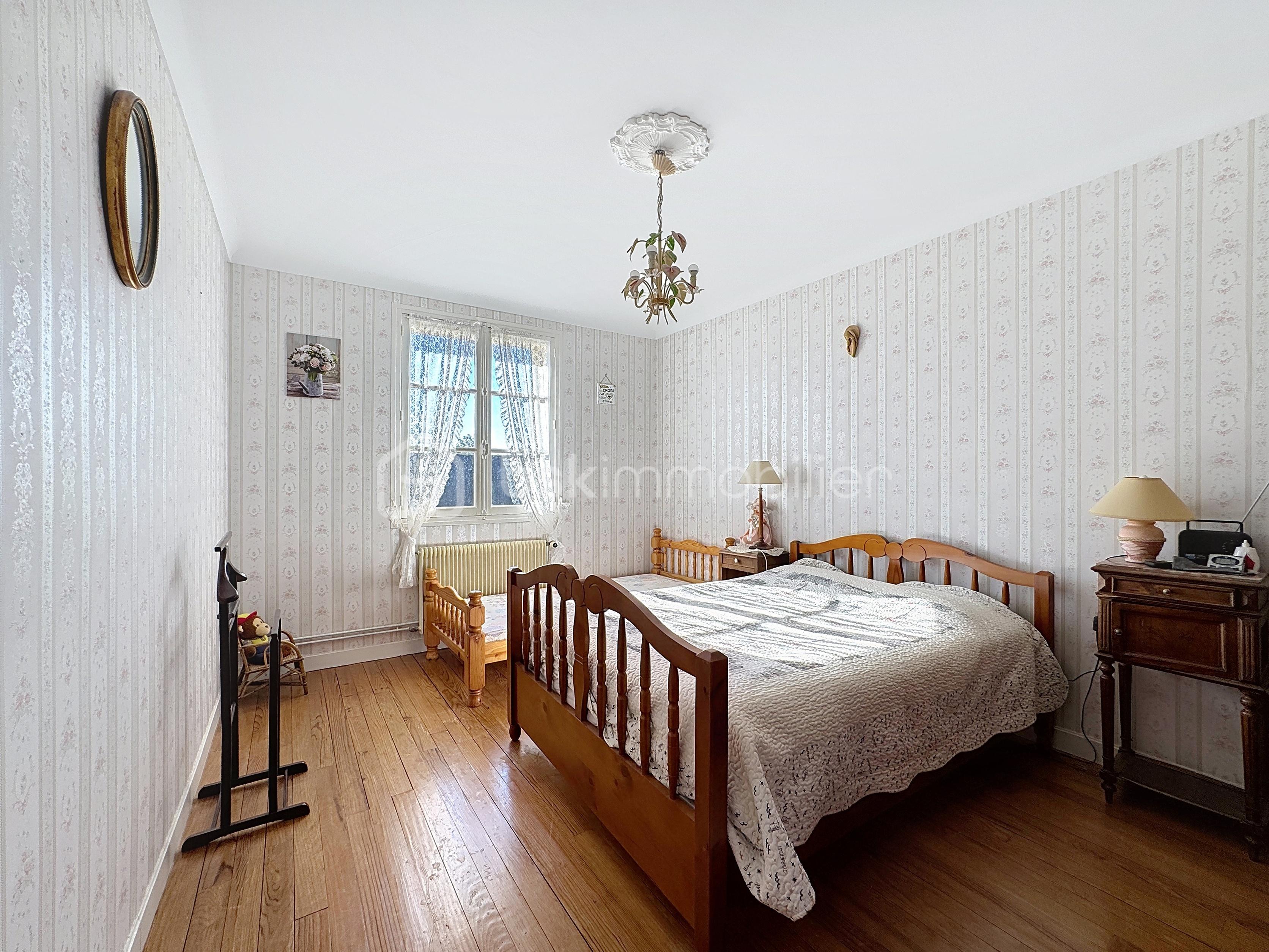 Maison de 143 m² - Chambre 2.jpg