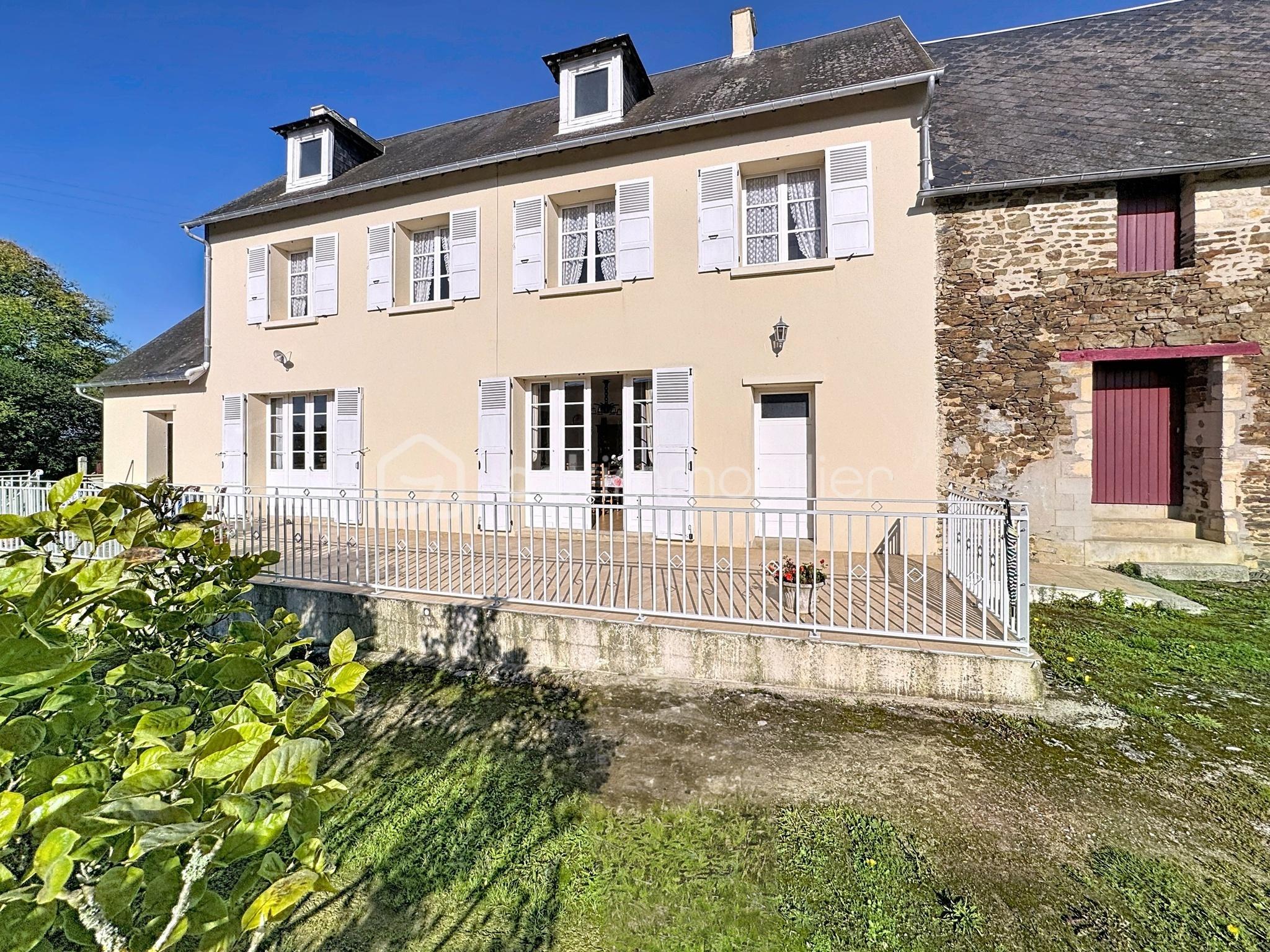 Maison de 143 m² - Maison de face top.jpg