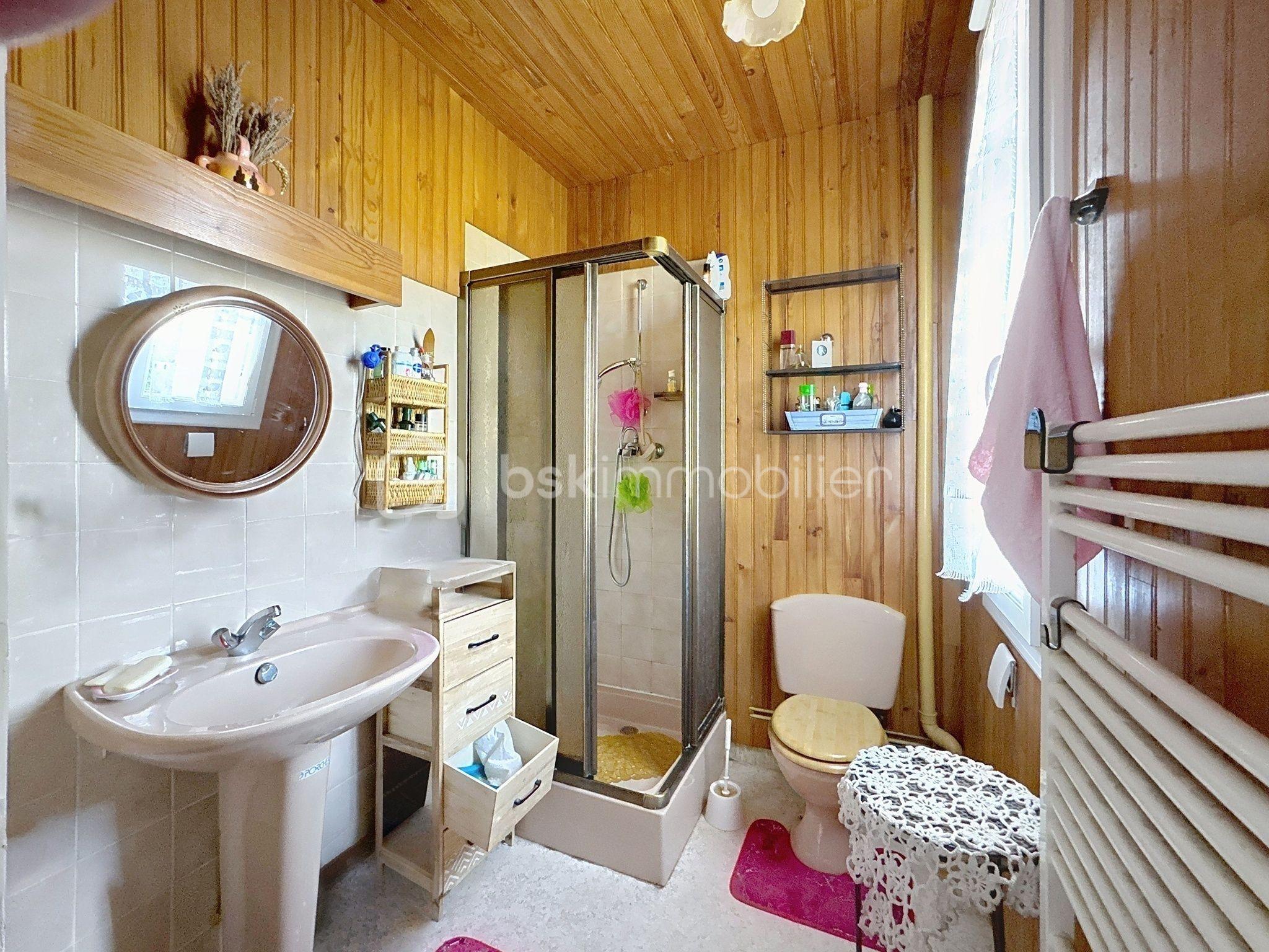 Maison de 143 m² - Salle de douche.jpg