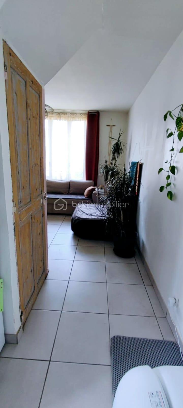 Maison de ville de 54 m² - IMG-20250520-WA0029.jpg