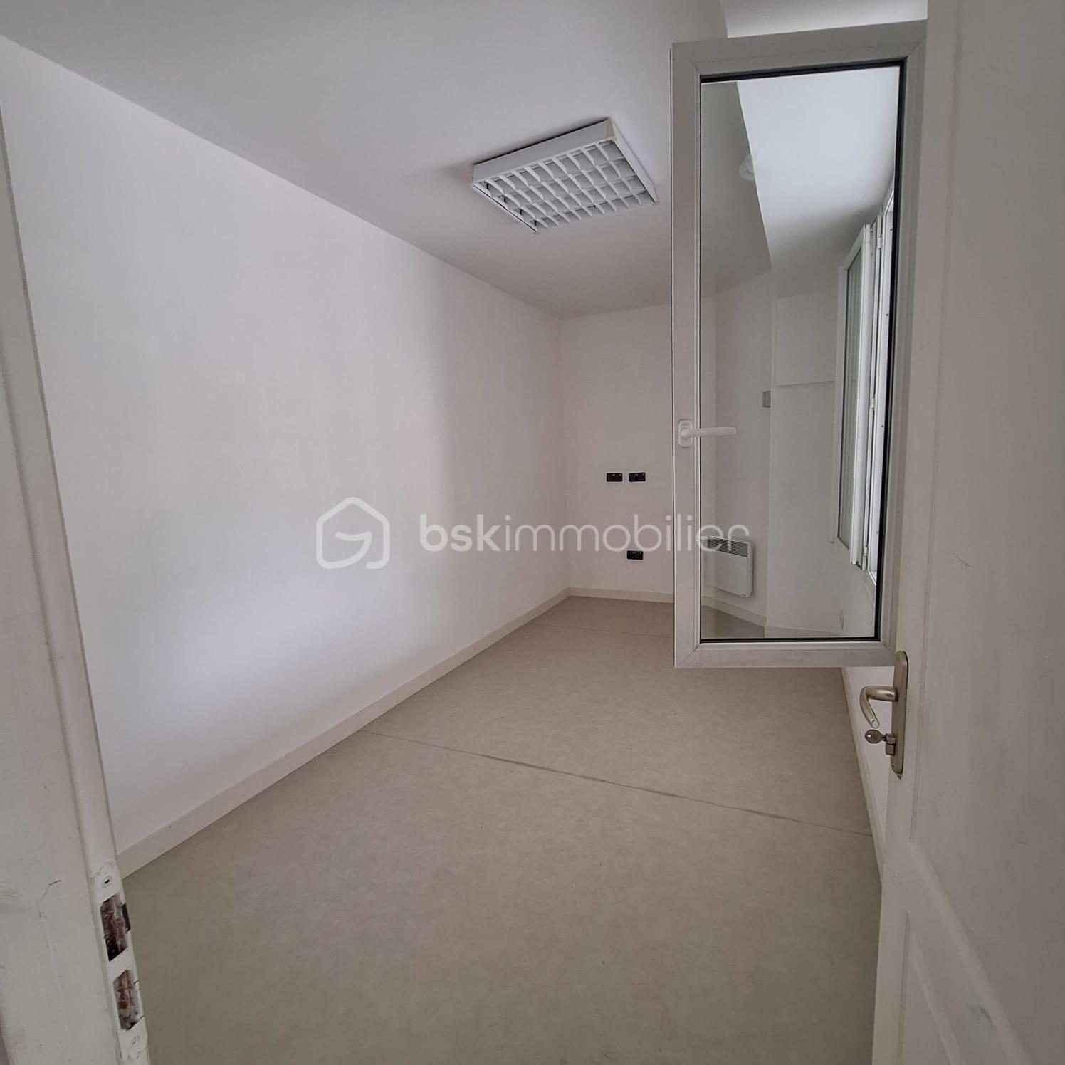 Immeuble mixte de 205 m² - a56e100a-30e2-4530-afbb-7f5542d830af.jpeg