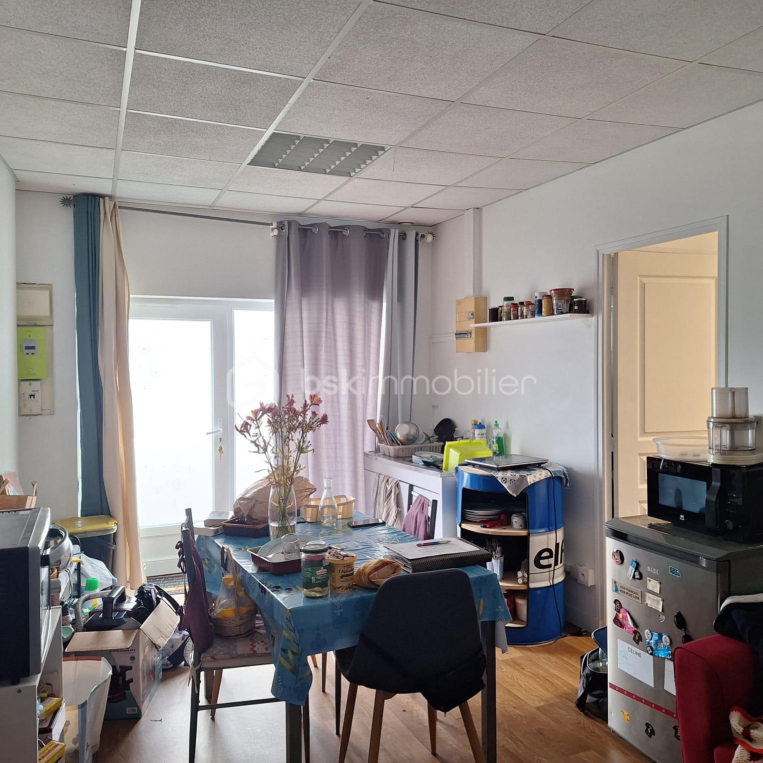 Immeuble mixte de 205 m² - 77d311d5-2c41-42df-b2e3-78e2c034b025.jpeg