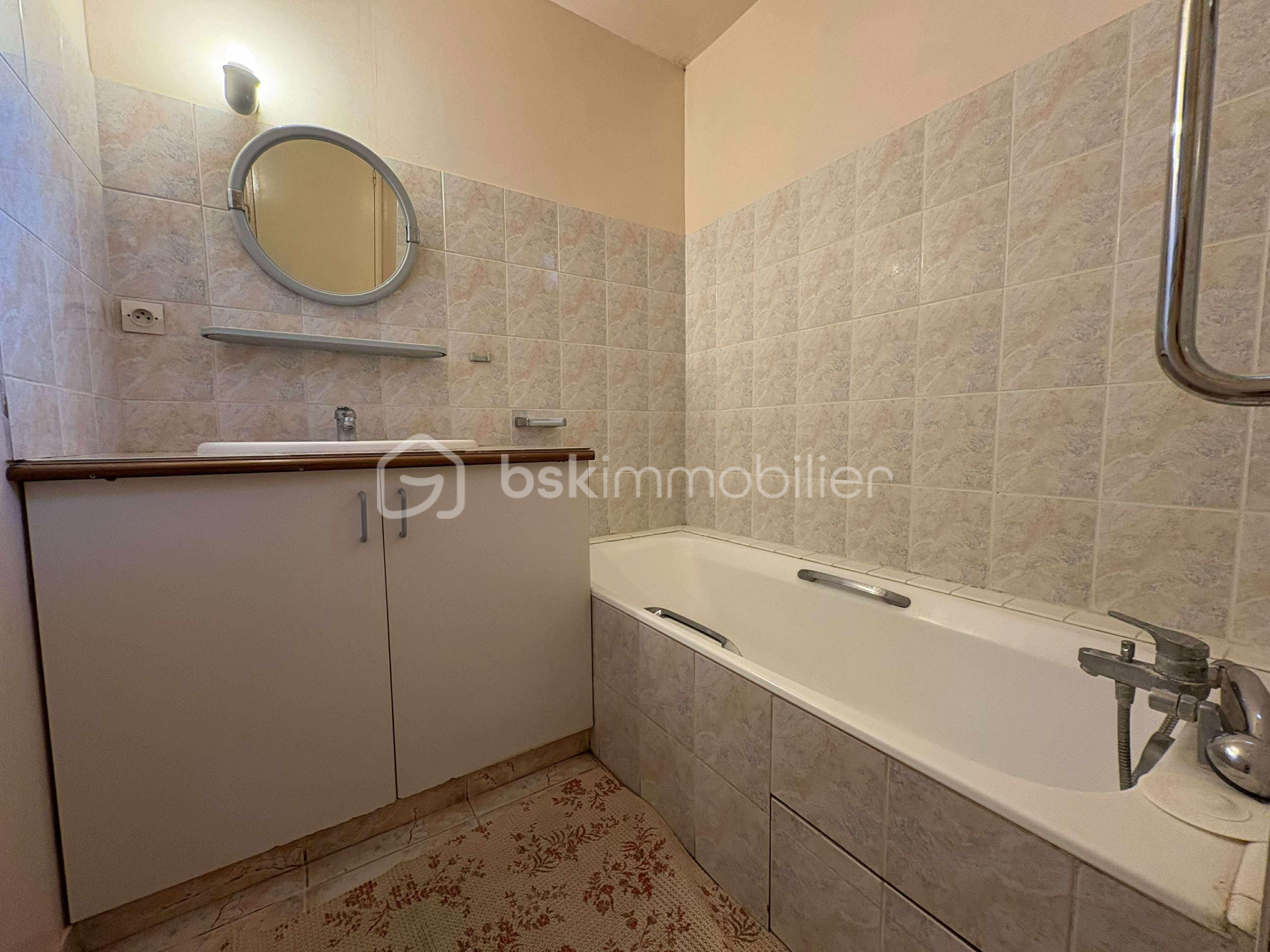 Maison de 220 m² - 516818419_756995753553763_4361426606344529596_n.jpg