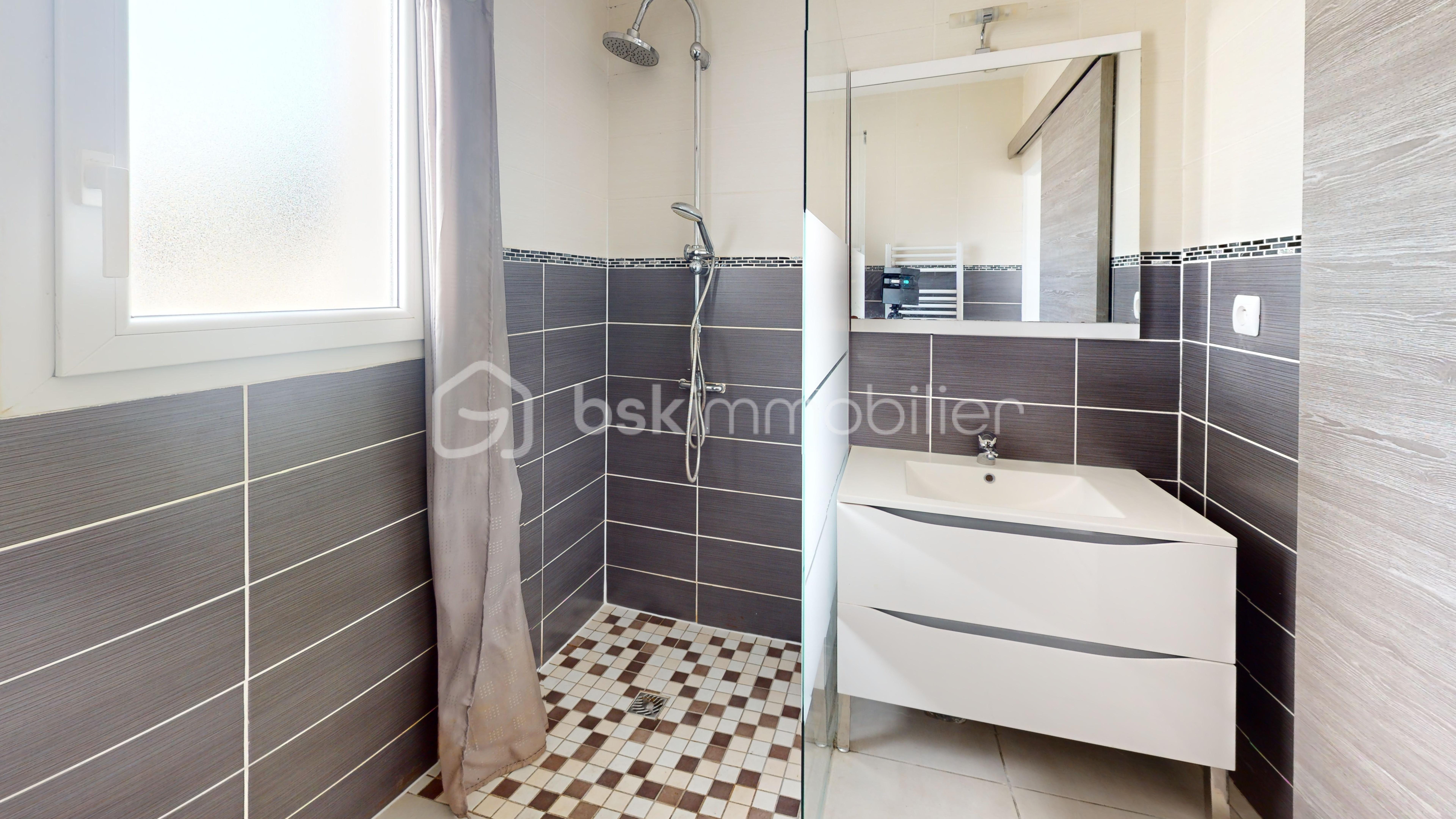 Maison de 123 m² - Maison-Cravans-Bathroom.jpg