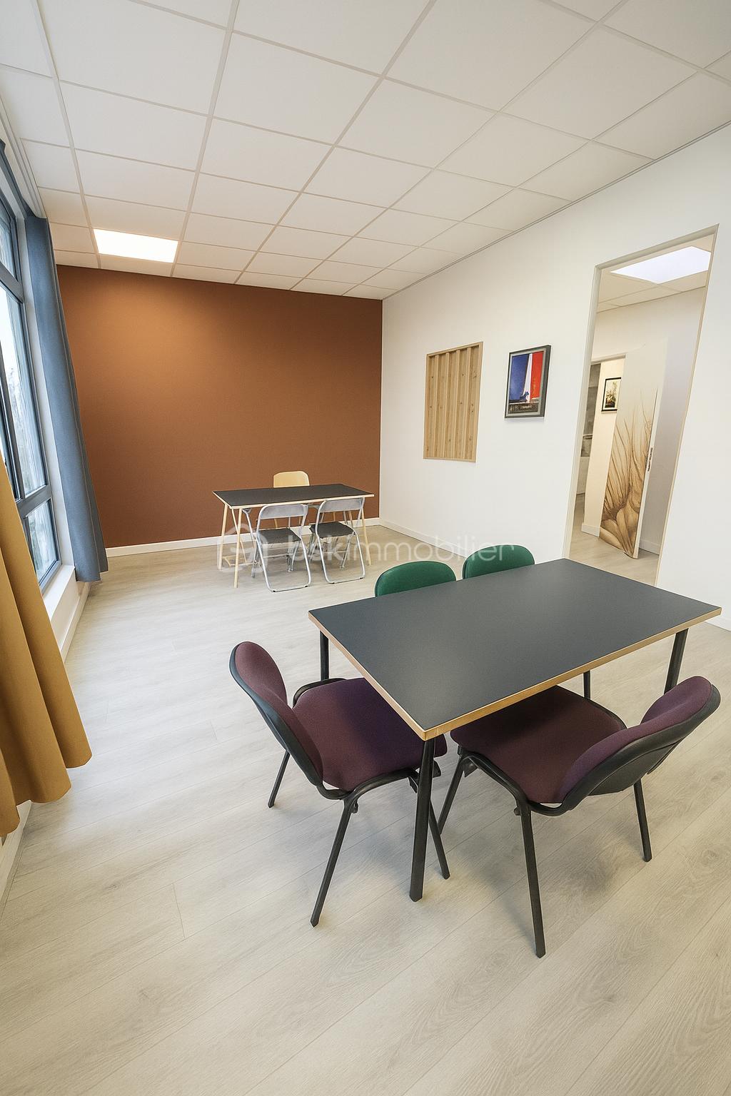 Bureau de 130 m² - file_000000003ce071f484d7b387f3882dec.png