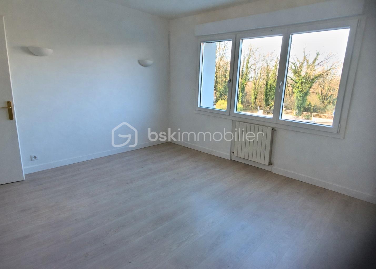 Maison de village de 138 m² - chambre 2,bureau.png