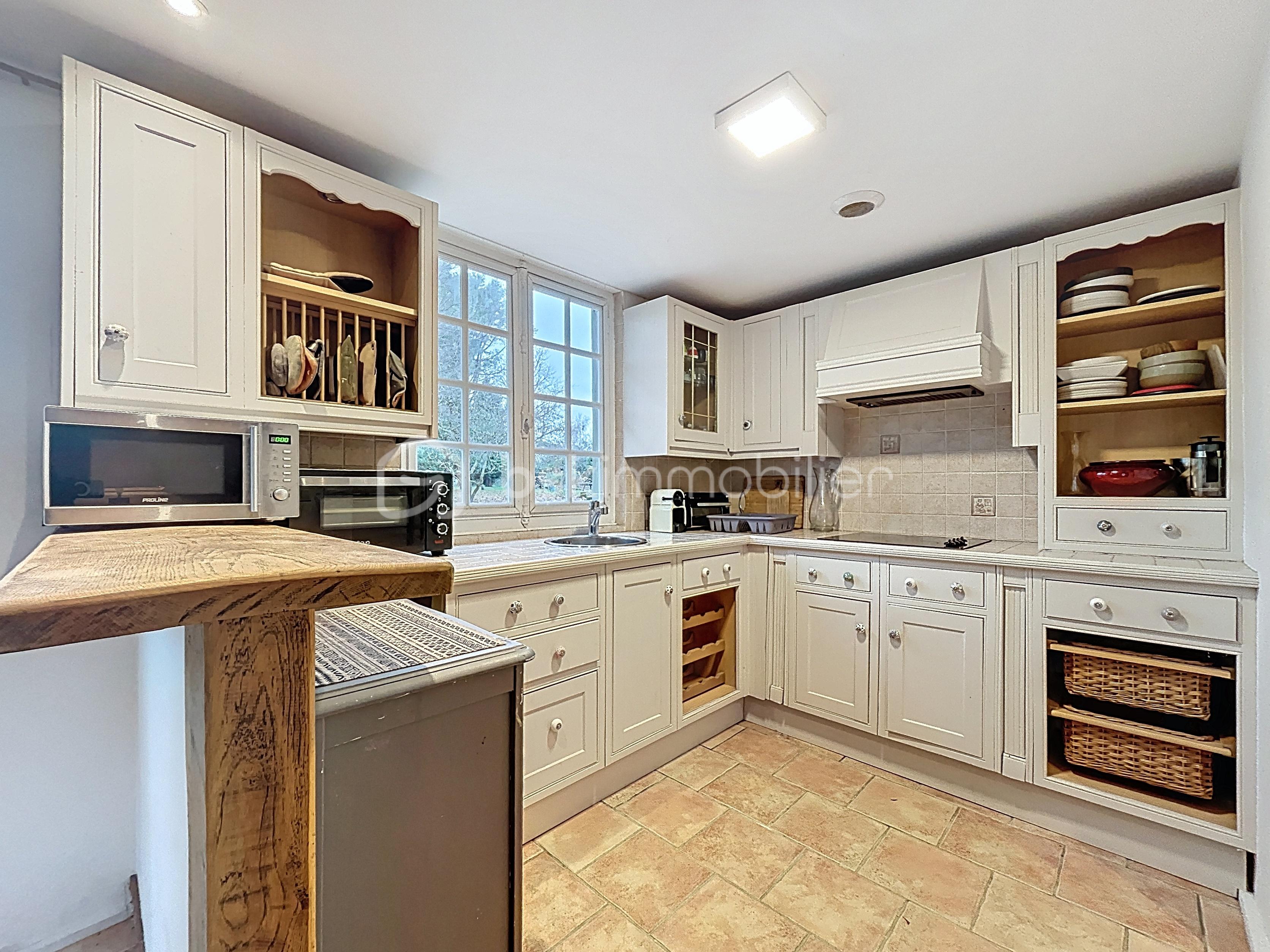 Maison traditionnelle de 210 m² - riviere-st-sauveur_00004.jpg