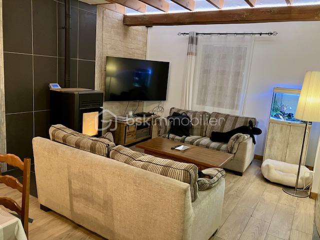 Maison traditionnelle de 146 m² - mouronval salon tele.jpg