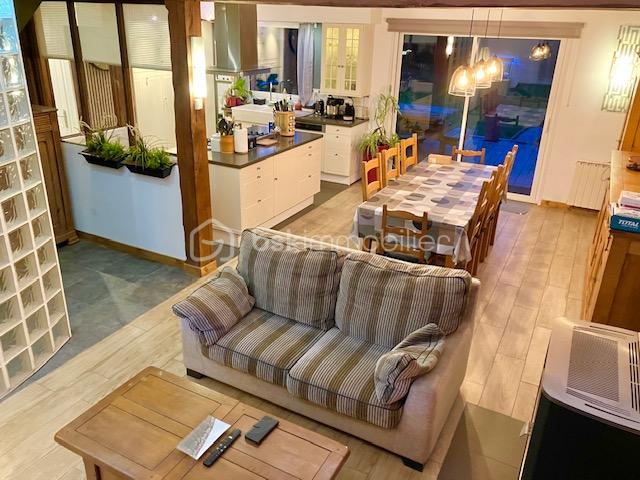 Maison traditionnelle de 146 m² - mouronval salon verre.jpg