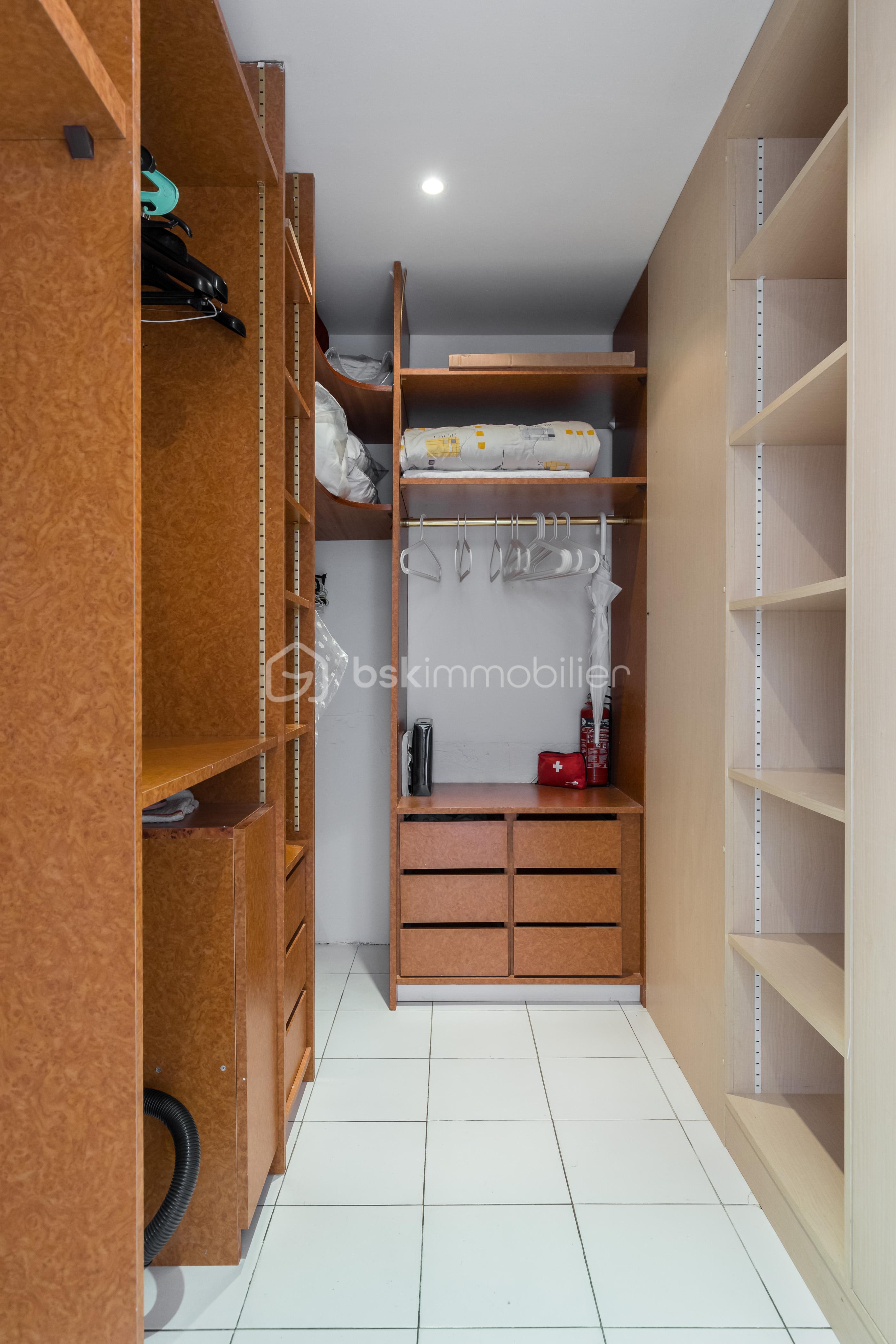Appartement de 78 m² - dressing.JPG