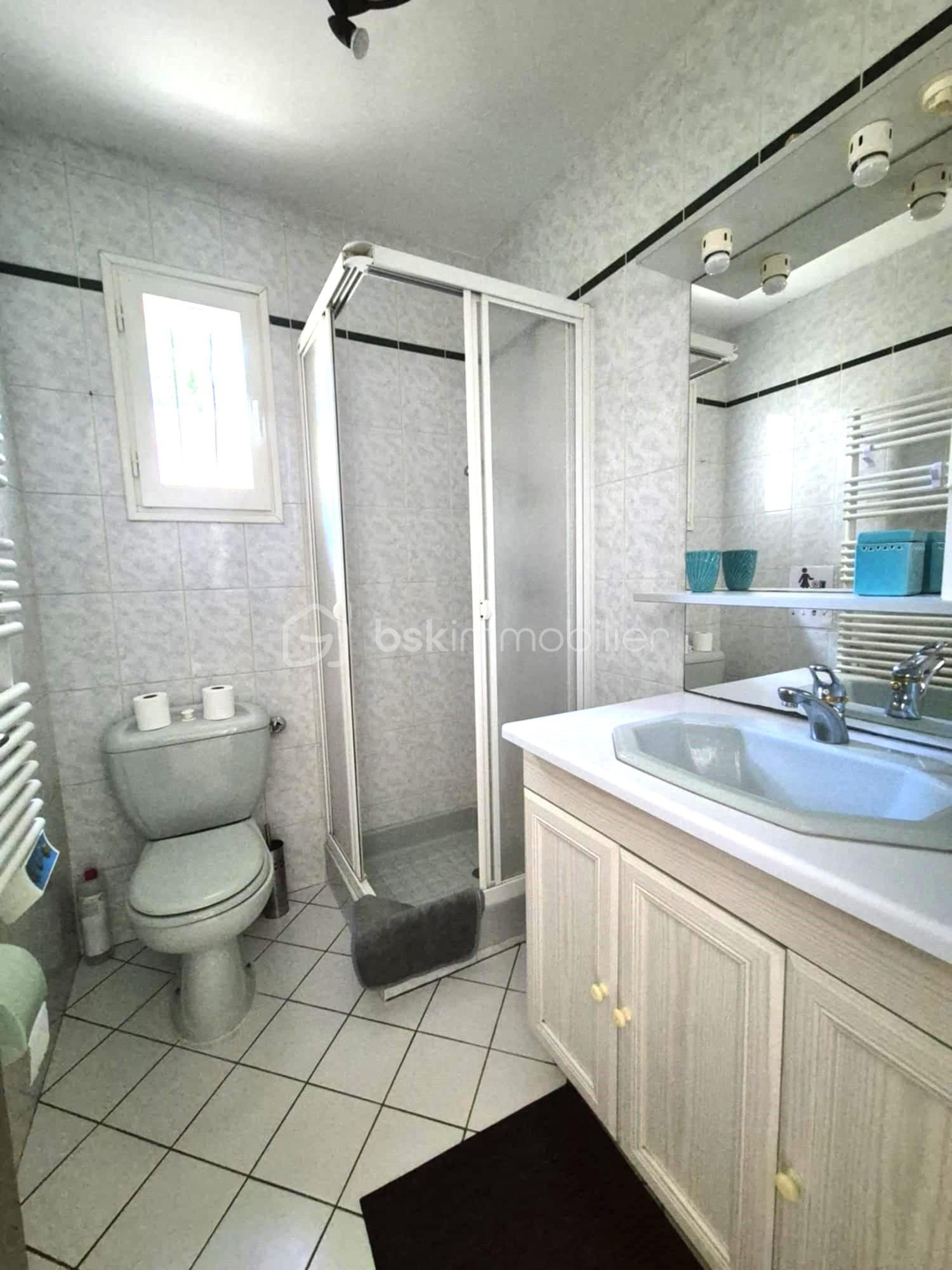 Maison traditionnelle de 190 m² - f5f9d4f2-7942-41df-a75e-62f77ac9eb6f.jpg