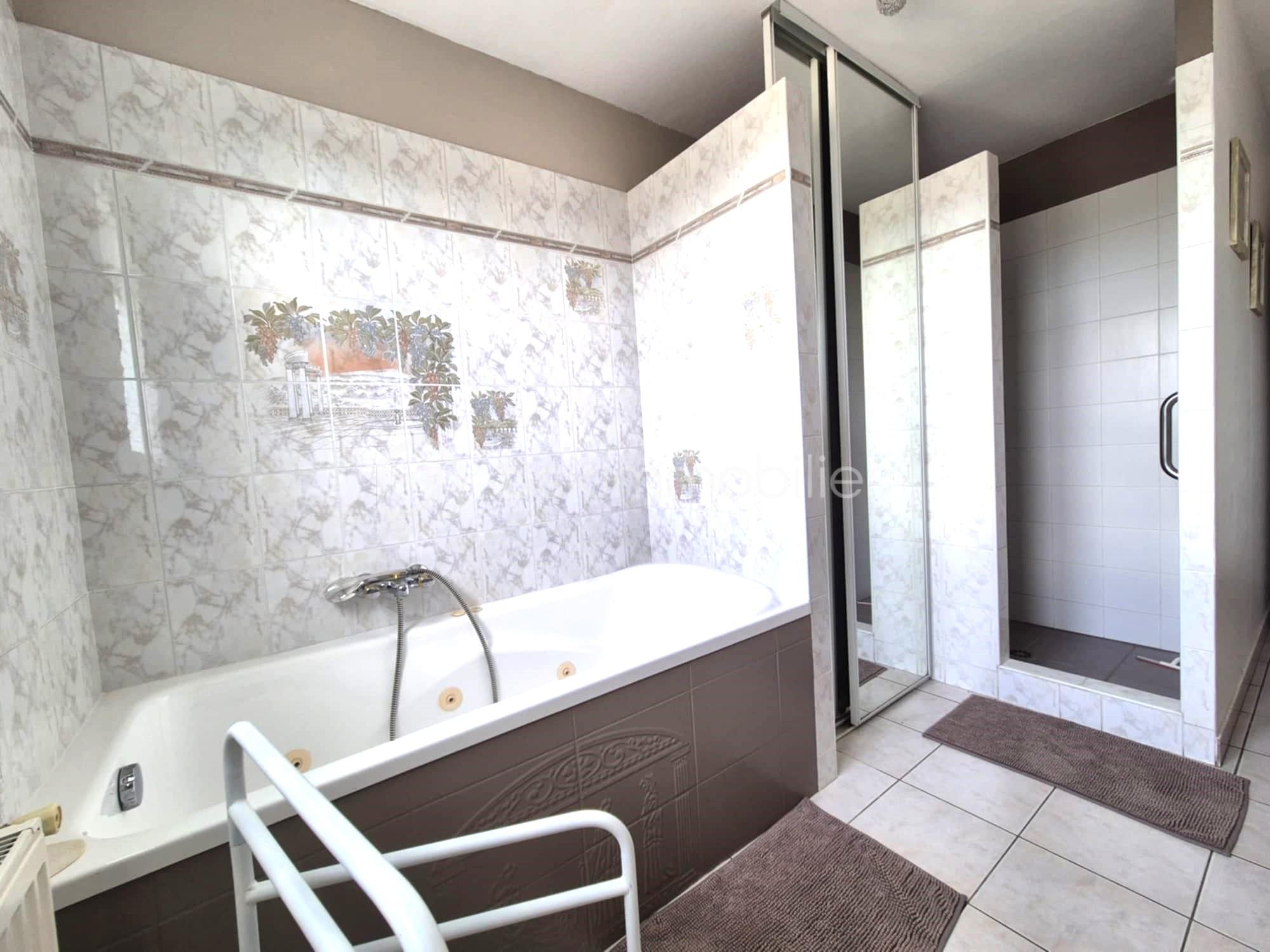 Maison traditionnelle de 190 m² - b4b600bf-2215-441d-8839-ac604d505e25.jpg