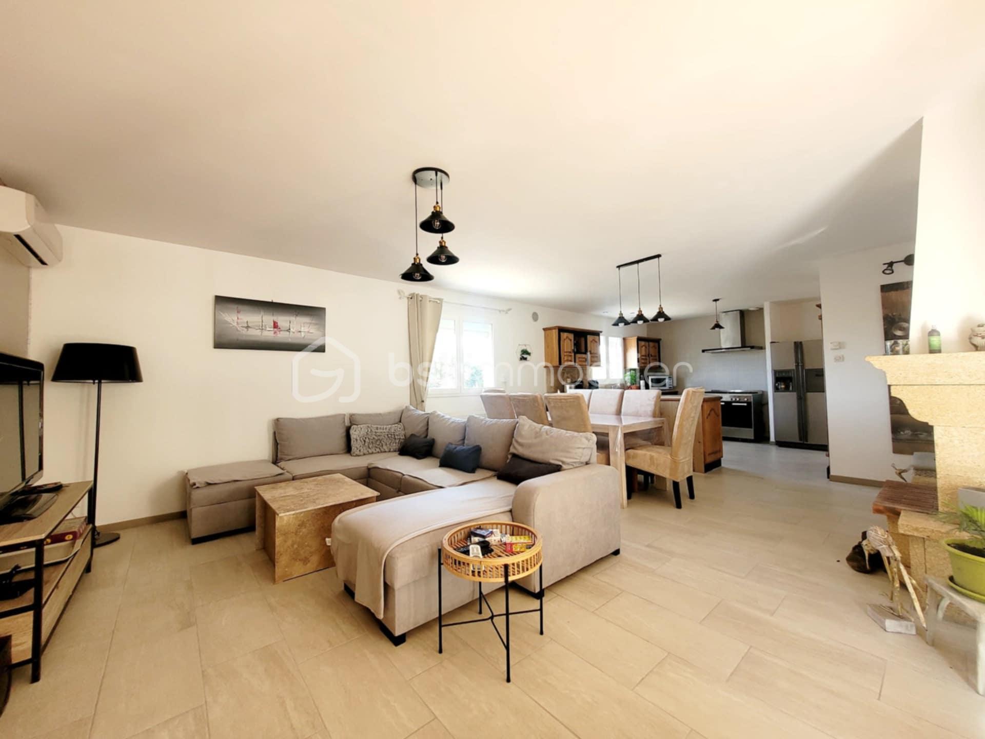 Maison traditionnelle de 190 m² - c575f741-aff2-4fc1-a862-4a11fd3b17f7.jpg