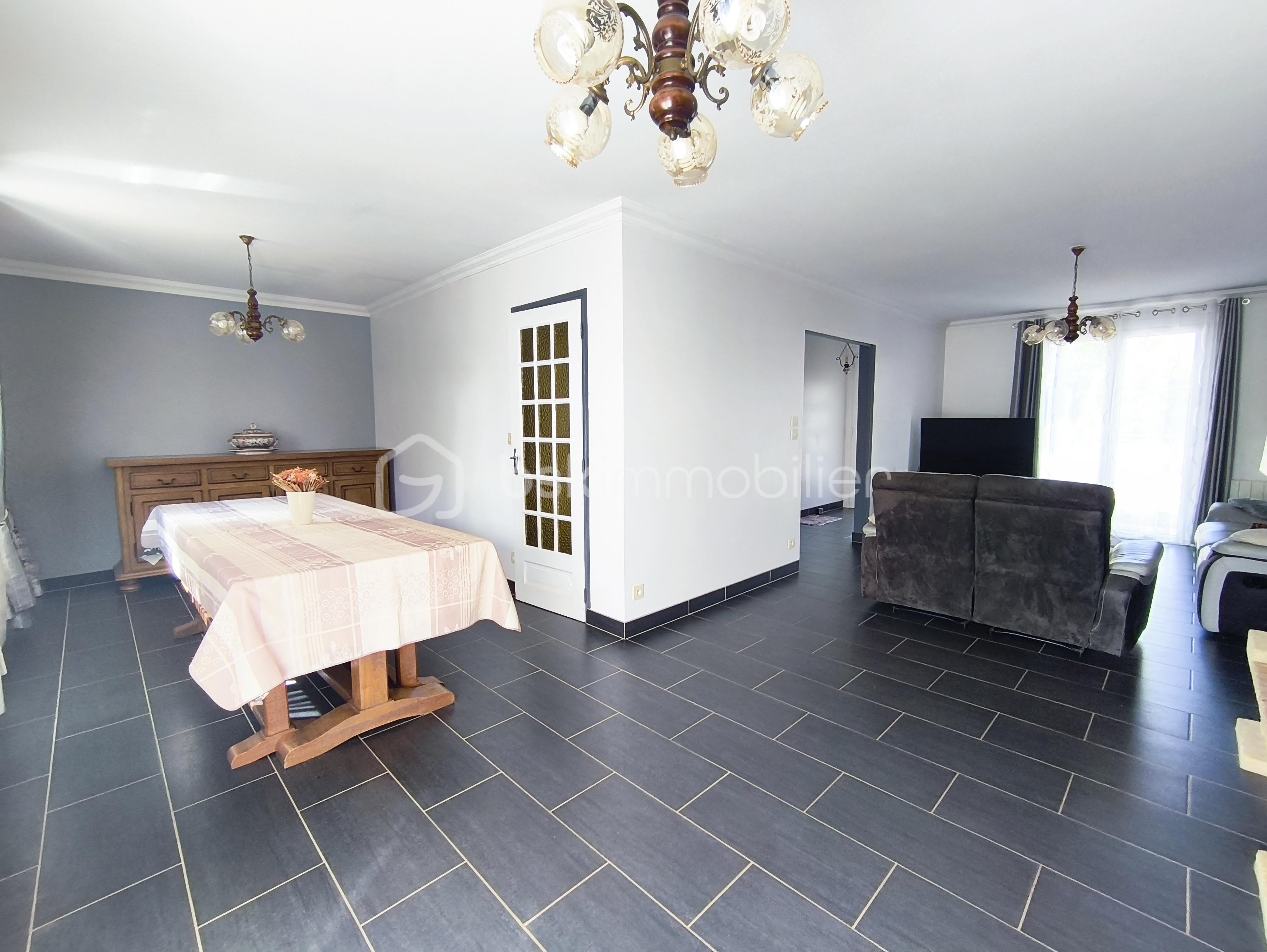Maison de 135 m² - salle a manger - salon.jpg