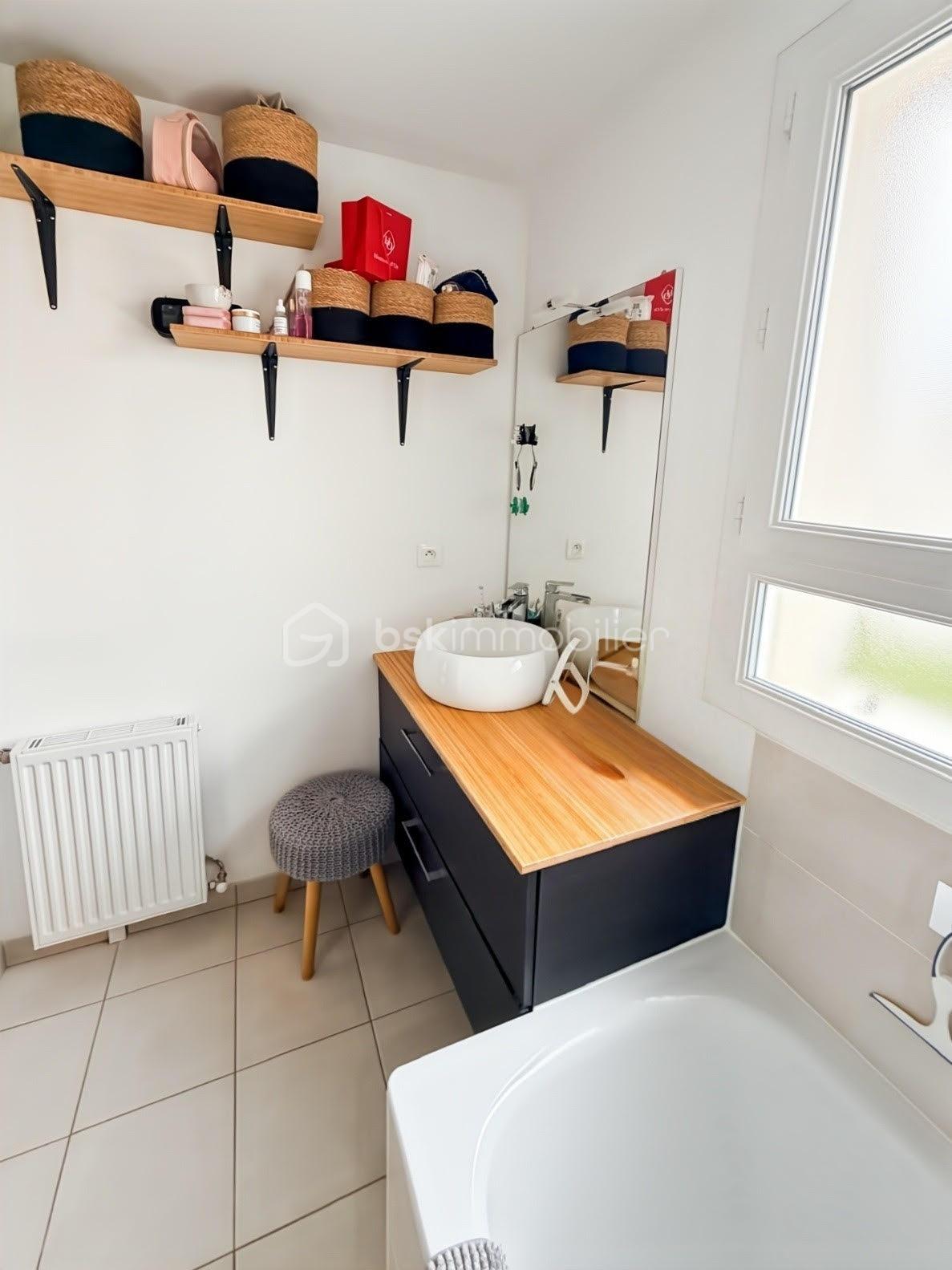 Maison traditionnelle de 79,90 m² - salle de bain.jpg