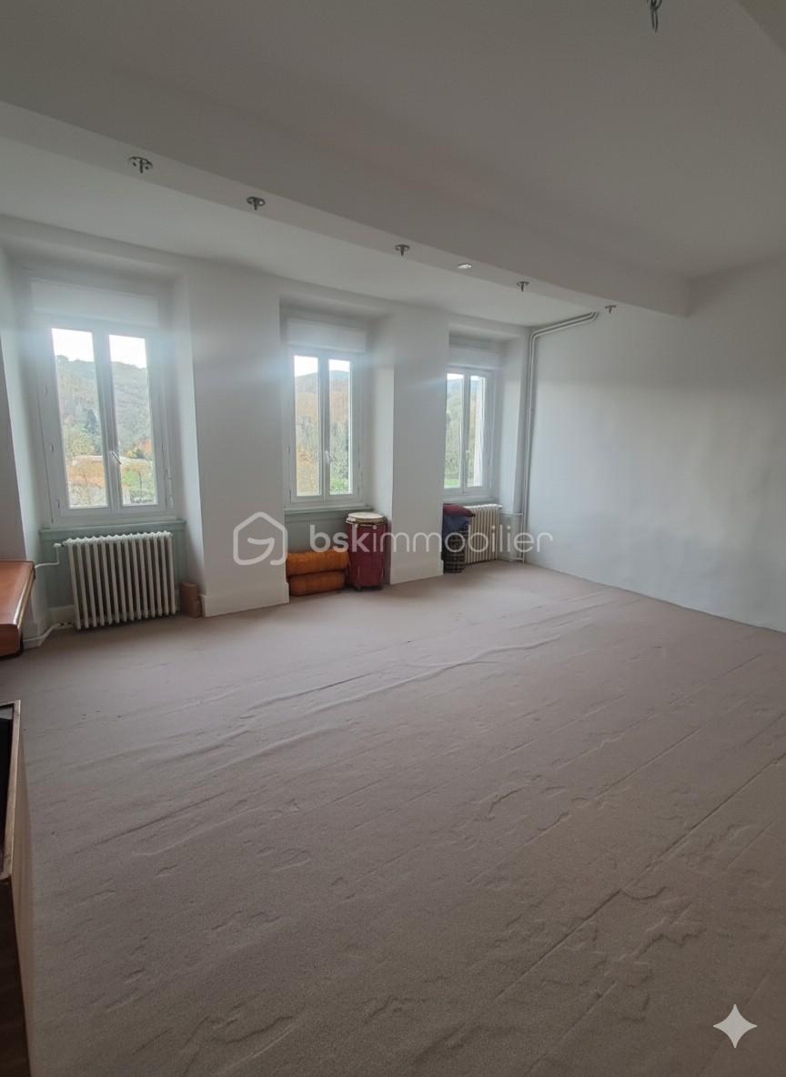 Maison de village de 230 m² - thumbnail_1763115160139.jpg