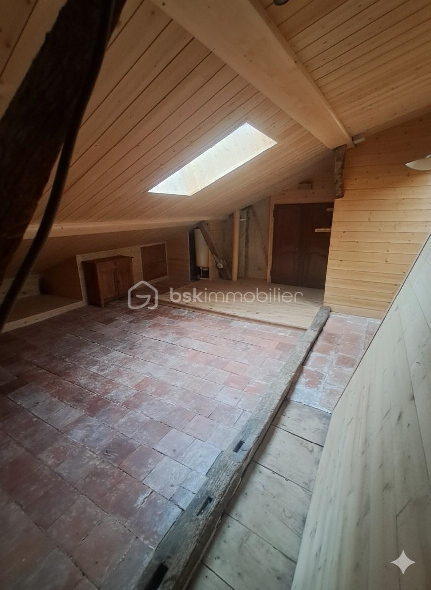 Maison de village de 230 m² - thumbnail_1763117898901.jpg