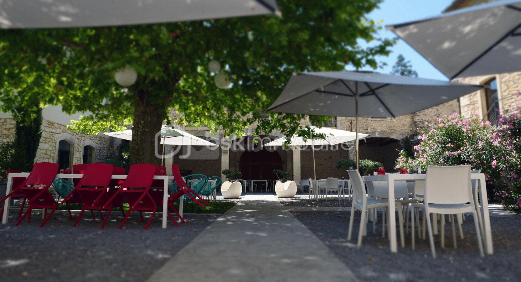 Local commercial de 2 360 m² - p8.jpg