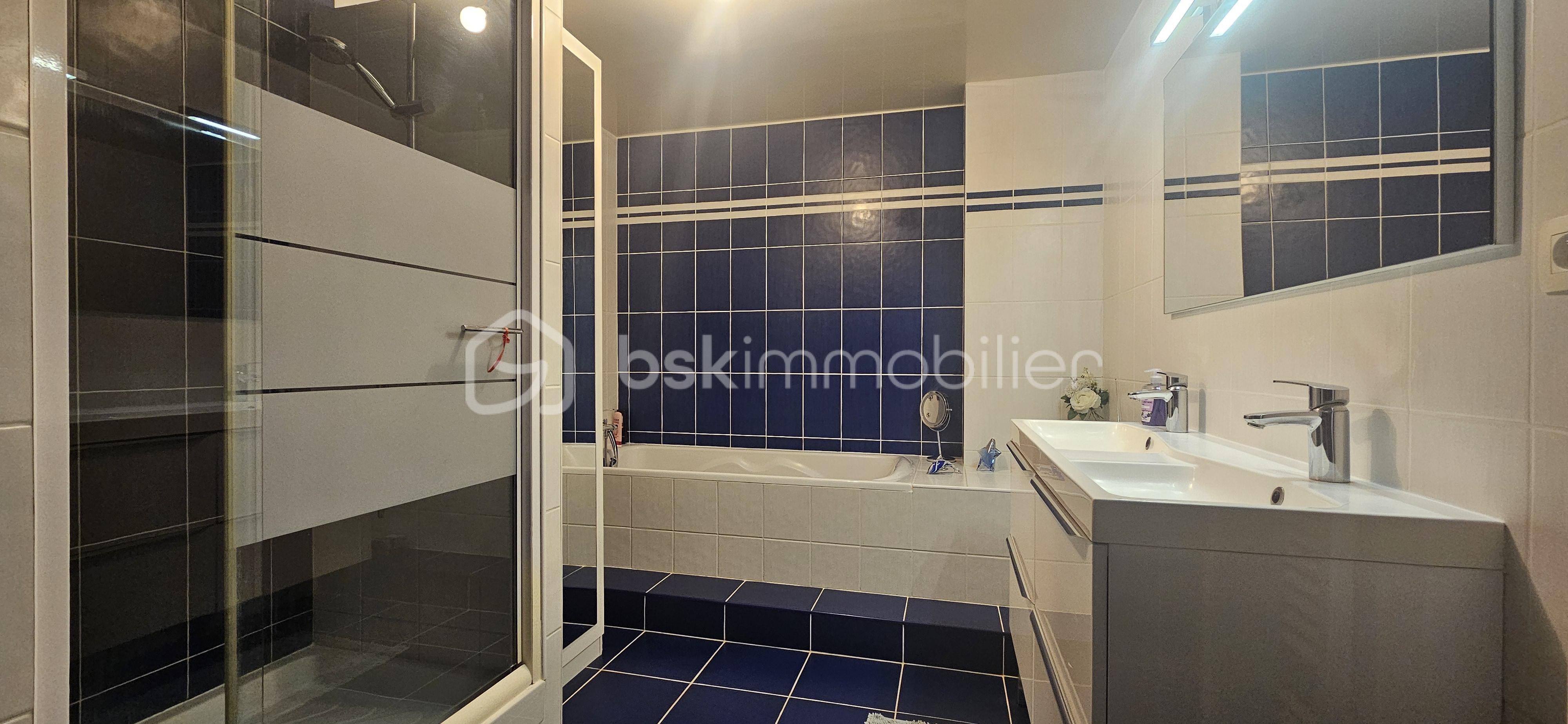 Maison de 120 m² - sdb.jpg