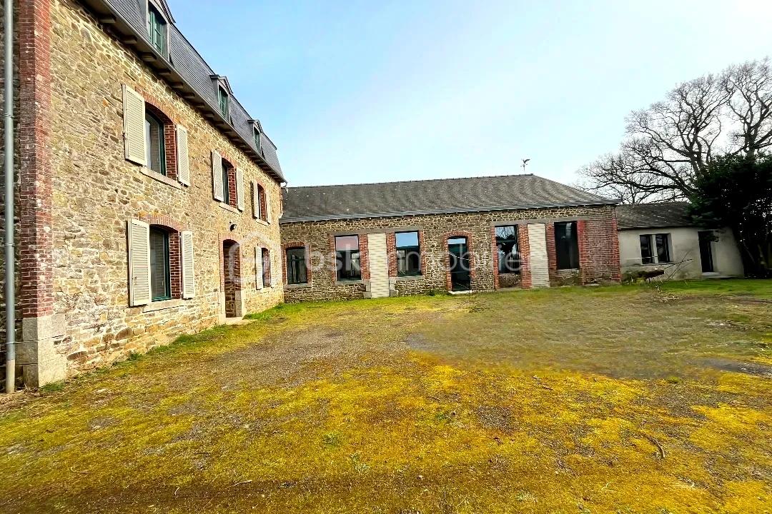 Demeure de 273 m² - hoqi-939be0c0bb96487f8ea9ca24f9bde92f.jpg