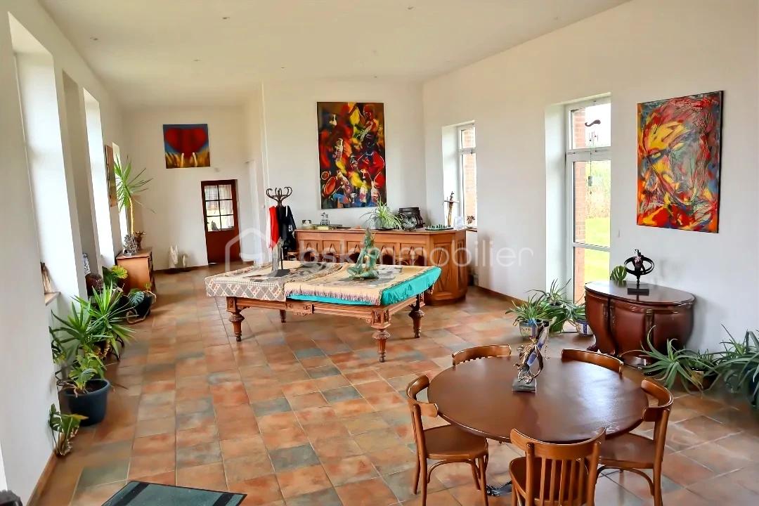 Demeure de 273 m² - hoqi-051fdb177afe4842b6452c1d1b8fec61.jpg