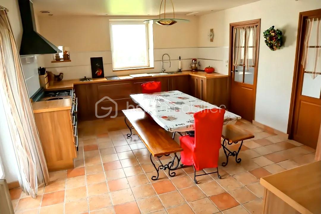 Demeure de 273 m² - hoqi-254c93f934ef4468960fb9c8699701f6.jpg