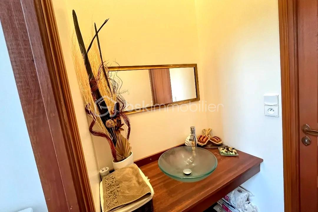 Demeure de 273 m² - hoqi-62be91907f294937a0758bb4c7c11bd8.jpg